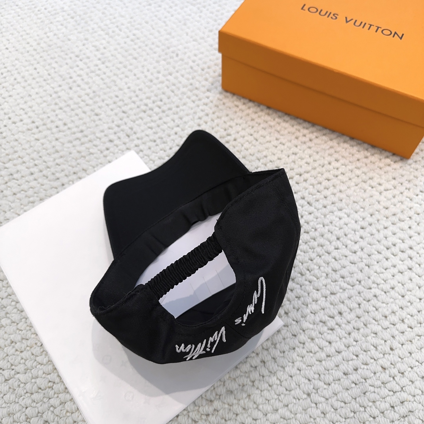 LV棒球帽男A貨黑色極簡LOGO刺繡百搭休閒鴨舌帽女四季通用帽| 13 LV棒球帽男A貨黑色極簡LOGO刺繡百搭休閒鴨舌帽女四季通用帽
