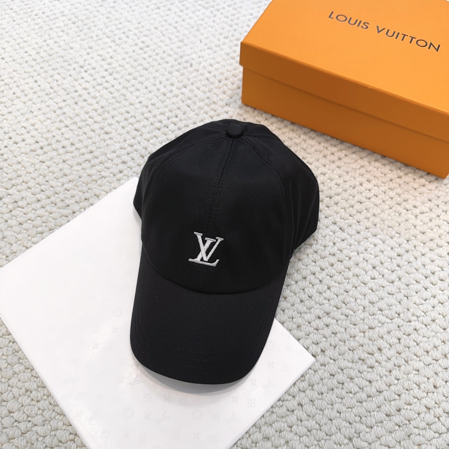 LV棒球帽男A貨黑色極簡LOGO刺繡百搭休閒鴨舌帽女四季通用帽| 10 LV棒球帽男A貨黑色極簡LOGO刺繡百搭休閒鴨舌帽女四季通用帽