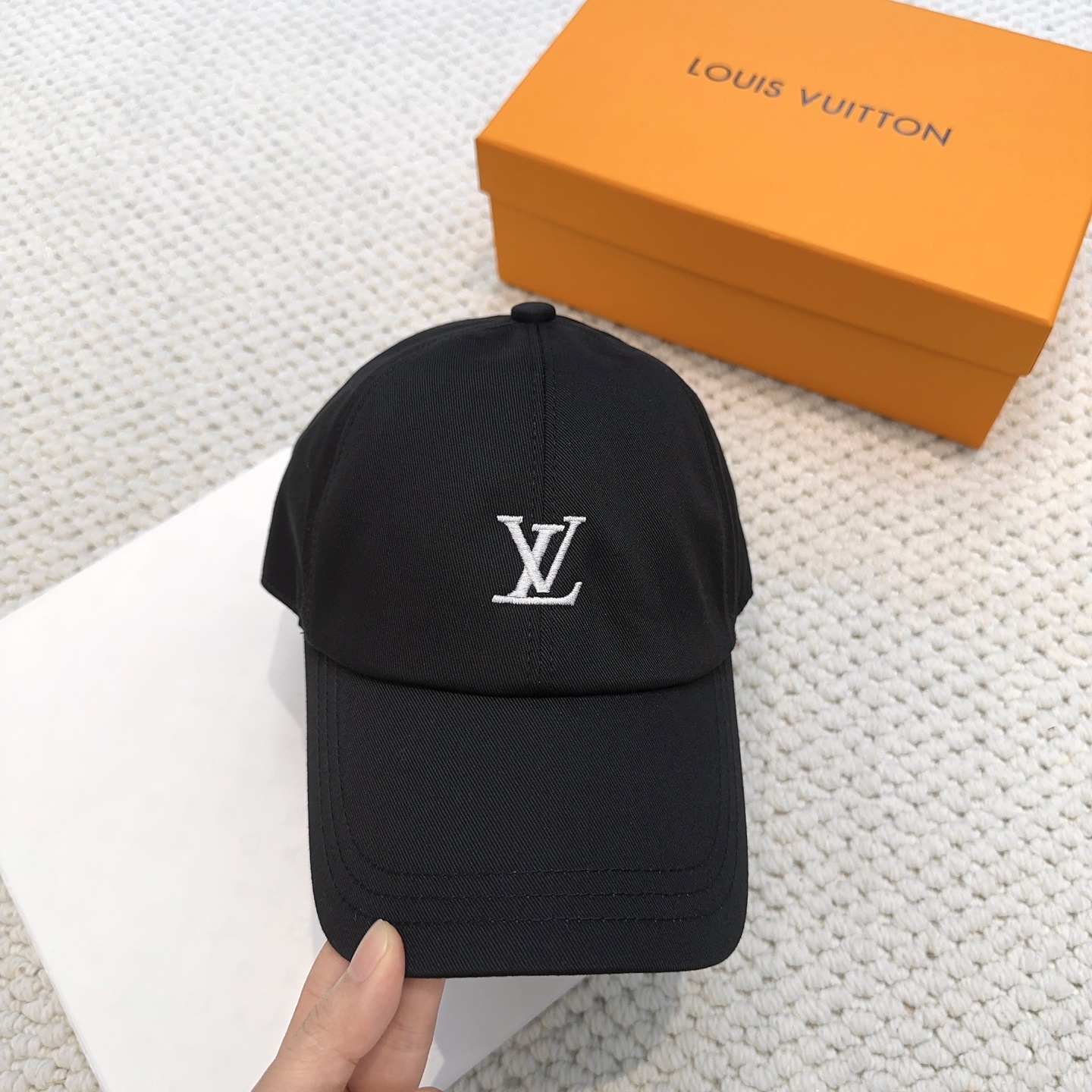 LV棒球帽男A貨黑色極簡LOGO刺繡百搭休閒鴨舌帽女四季通用帽| 9 LV棒球帽男A貨黑色極簡LOGO刺繡百搭休閒鴨舌帽女四季通用帽