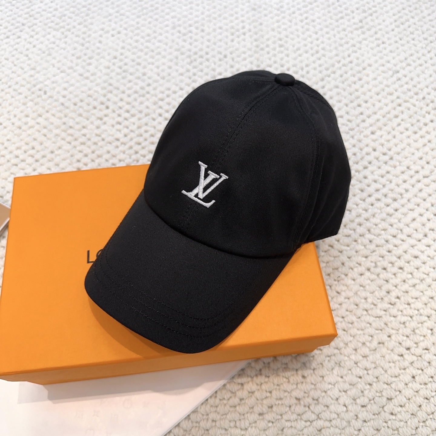 LV棒球帽男A貨黑色極簡LOGO刺繡百搭休閒鴨舌帽女四季通用帽| 7 LV棒球帽男A貨黑色極簡LOGO刺繡百搭休閒鴨舌帽女四季通用帽