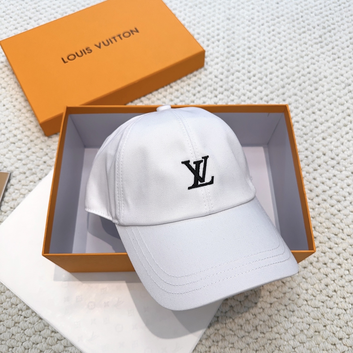LV棒球帽女原單白色刺繡LOGO百搭休閒鴨舌帽男潮流遮陽帽| 11 LV棒球帽女原單白色刺繡LOGO百搭休閒鴨舌帽男潮流遮陽帽