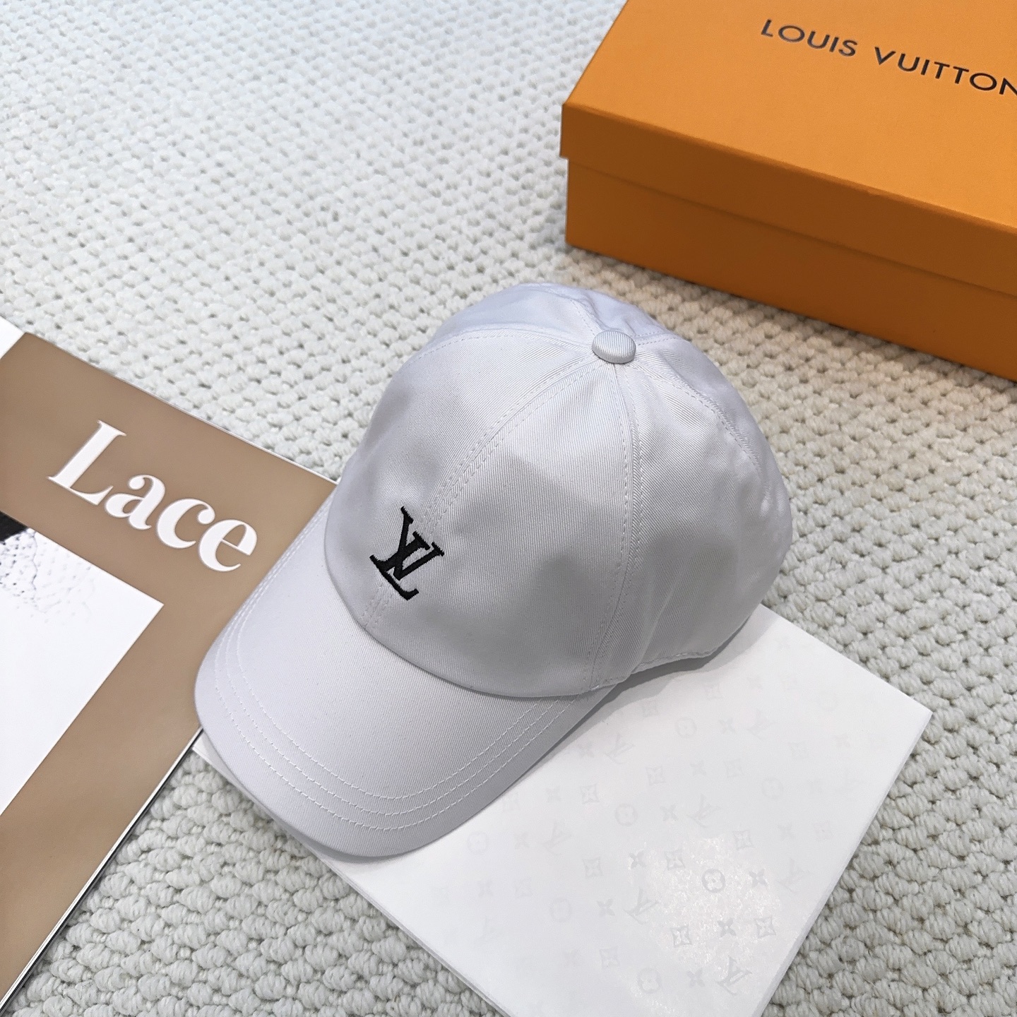 LV棒球帽女原單白色刺繡LOGO百搭休閒鴨舌帽男潮流遮陽帽| 10 LV棒球帽女原單白色刺繡LOGO百搭休閒鴨舌帽男潮流遮陽帽