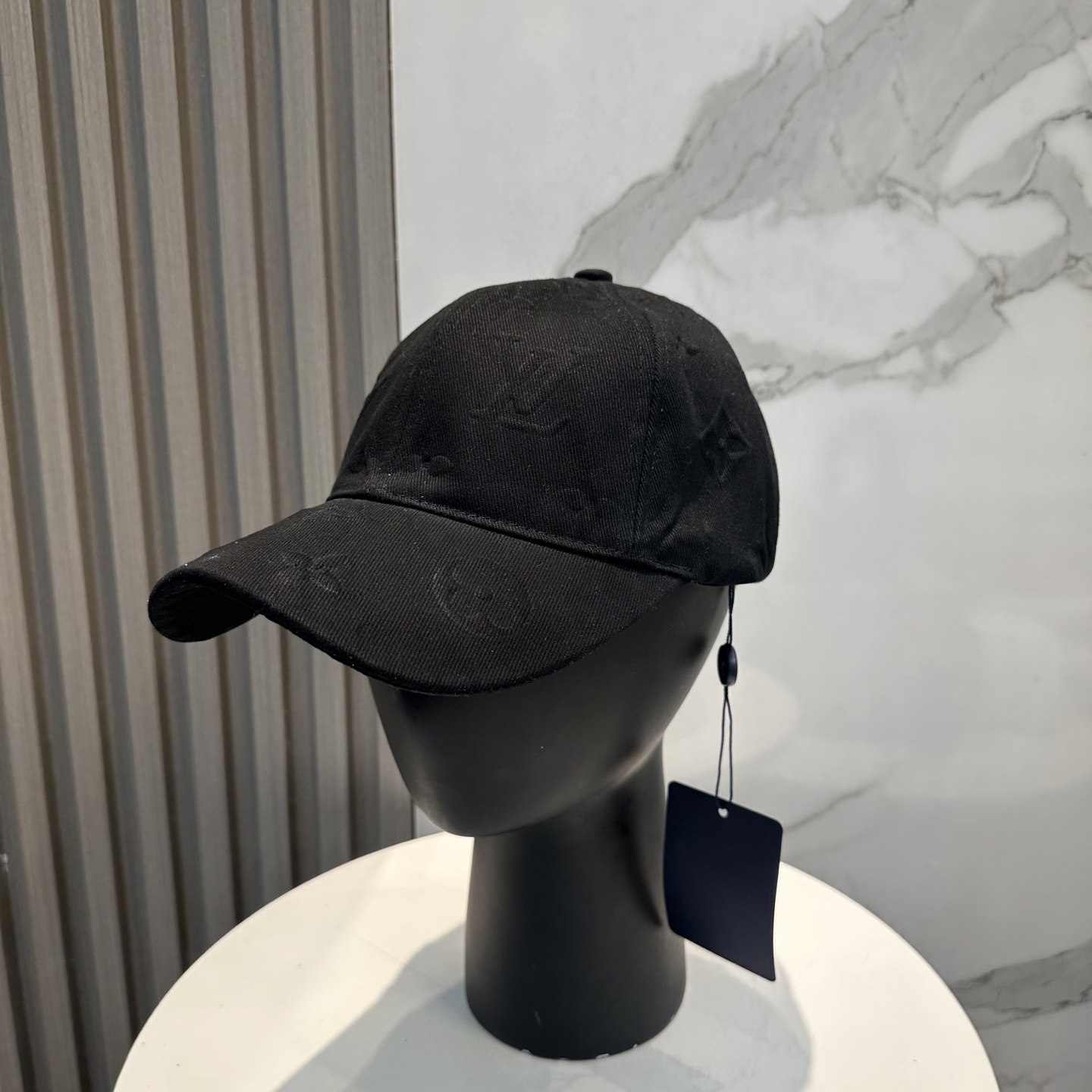 LV 高仿 黑色老花壓紋棒球帽 經典百搭款