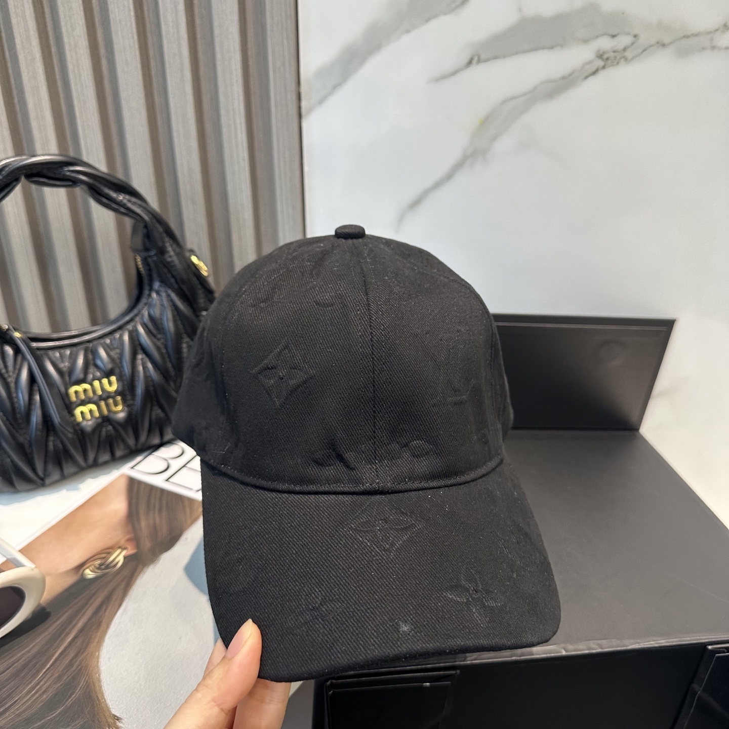LV 高仿 黑色老花壓紋棒球帽 經典百搭款