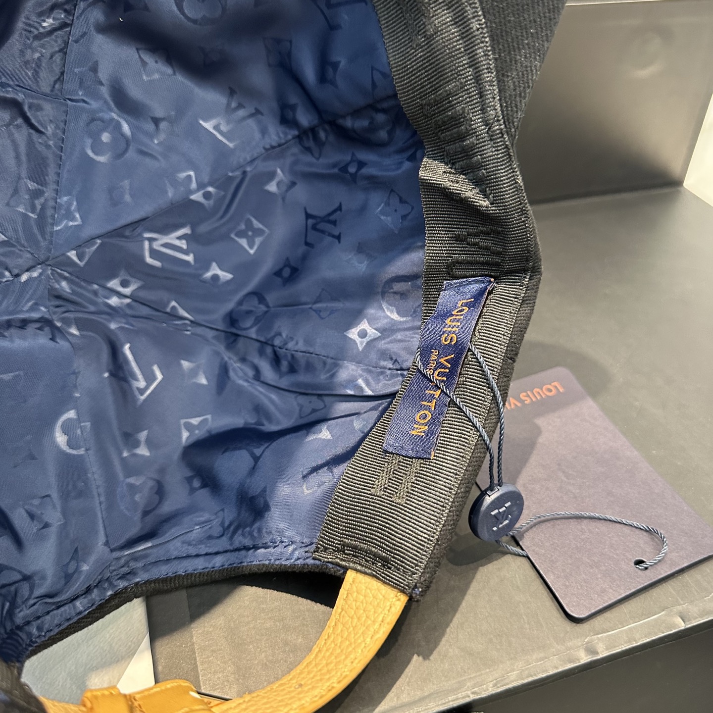 LV 高仿 黑色老花壓紋棒球帽 經典百搭款