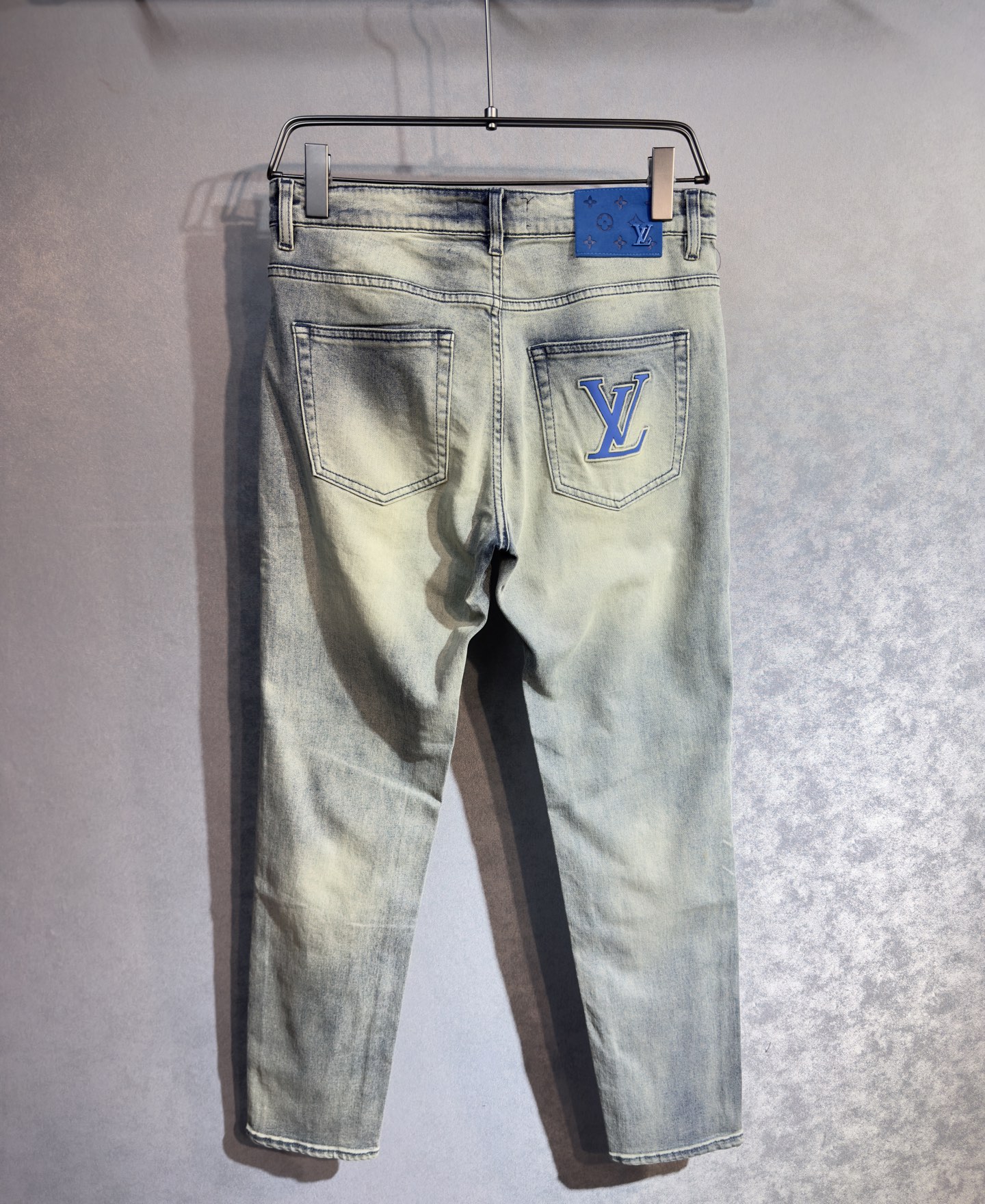LV一比一男士牛仔褲藍色貼布刺繡休閒款