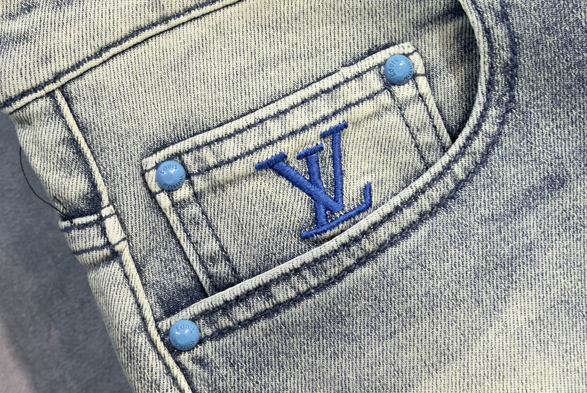 LV一比一男士牛仔褲藍色貼布刺繡休閒款