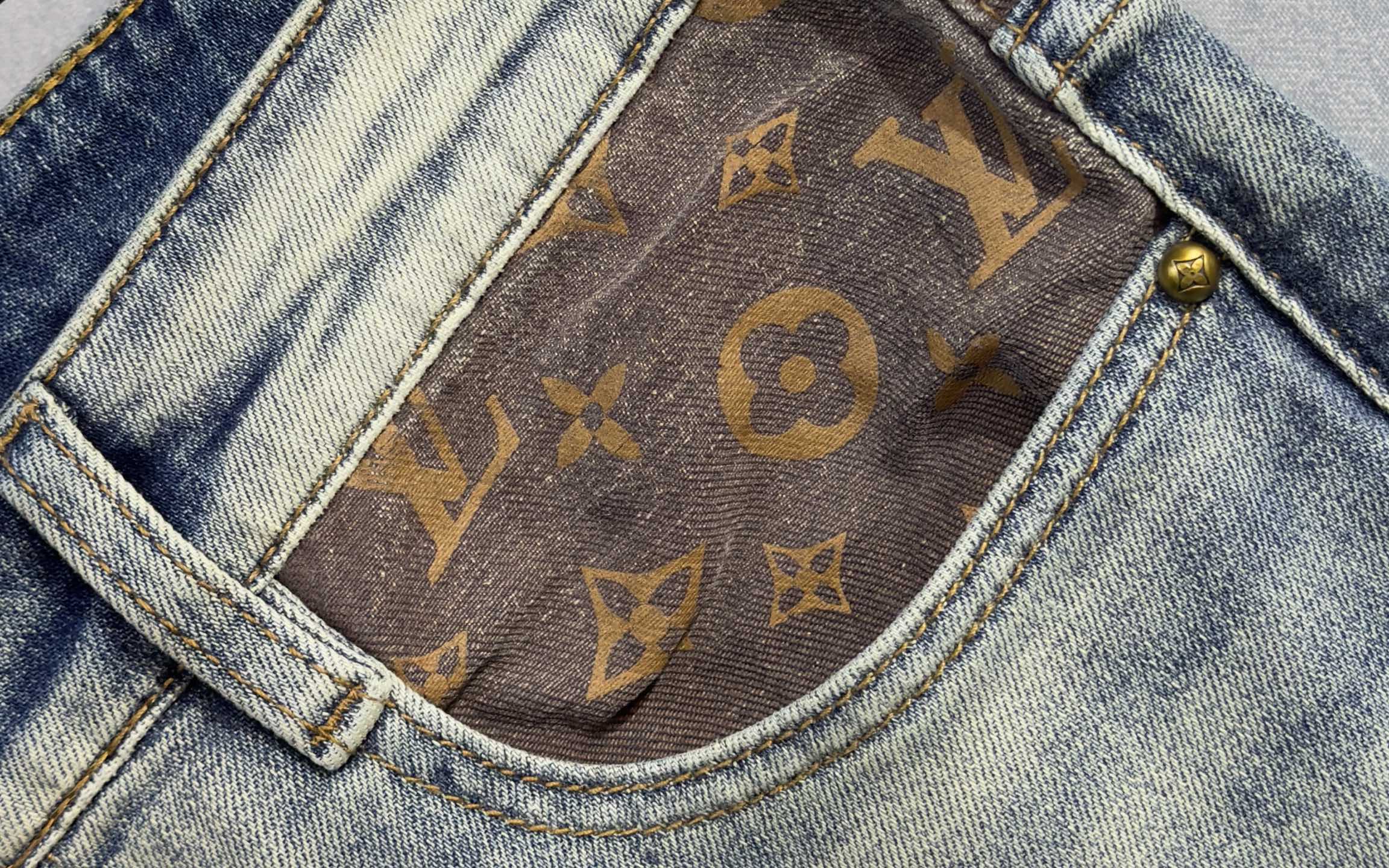 LV高仿男士老花牛仔褲拼接皮牌直筒款