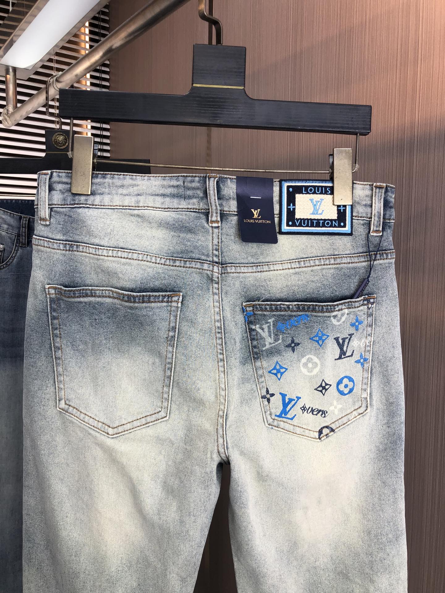 LV原單男士牛仔長褲後袋老花刺繡藍色款