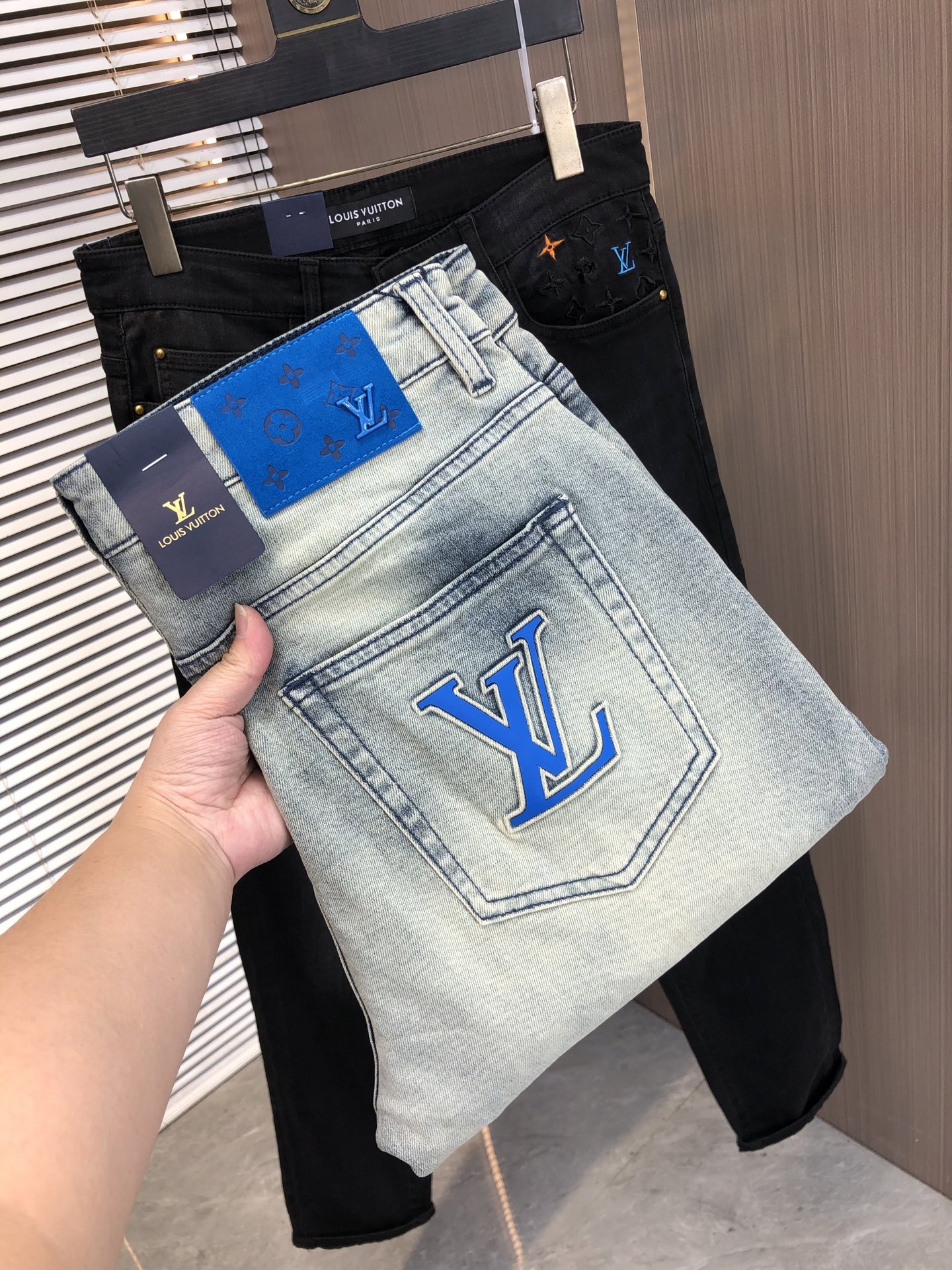 LV高仿男士黑色牛仔褲彩色老花口袋潮款