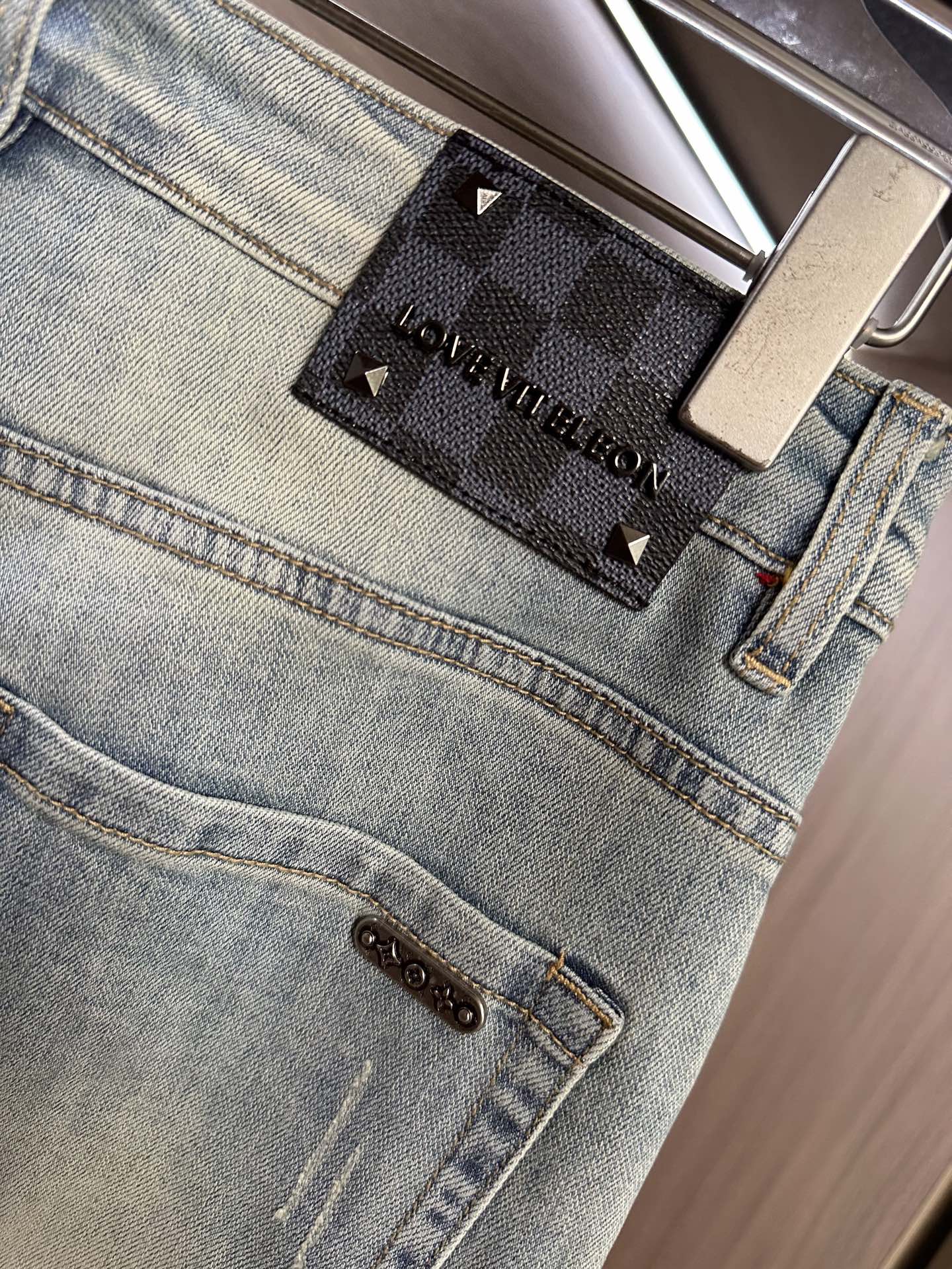 LV一比一男士牛仔褲淺藍復古水洗休閒款