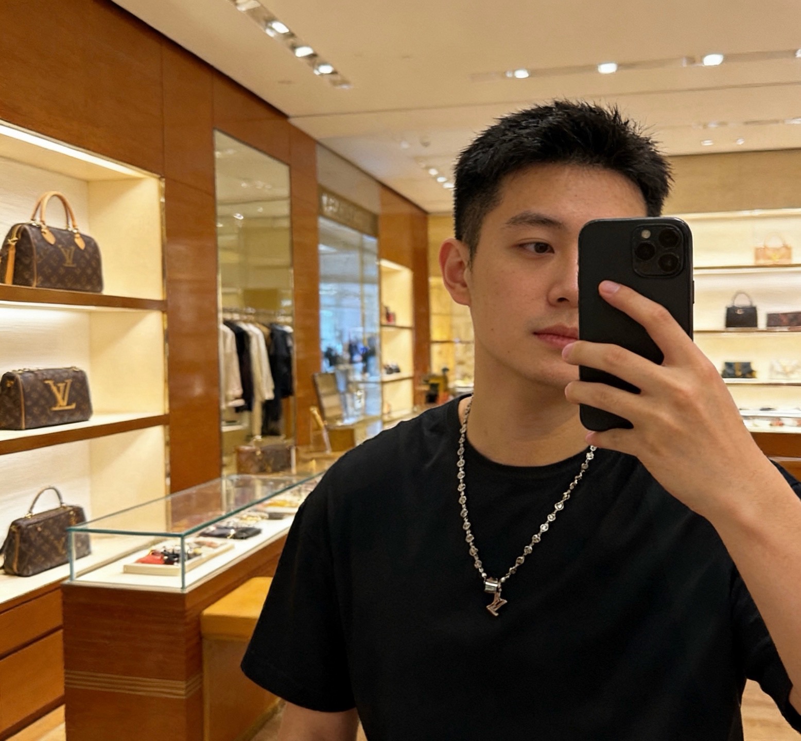 LV一比一项链红色吊坠时尚设计金属链条高级复刻饰品