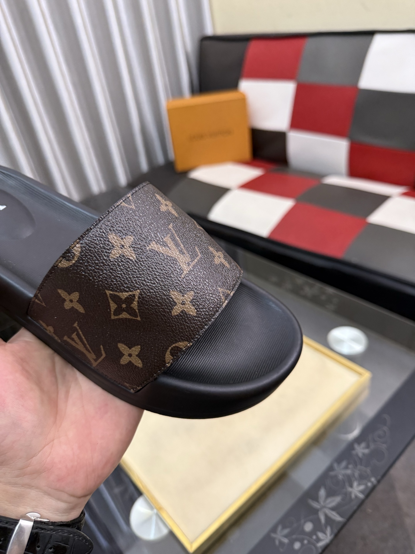LV A貨拖鞋 男士經典棕色老花設計 百搭舒適防滑一字拖| 10 LV A貨拖鞋 男士經典棕色老花設計 百搭舒適防滑一字拖