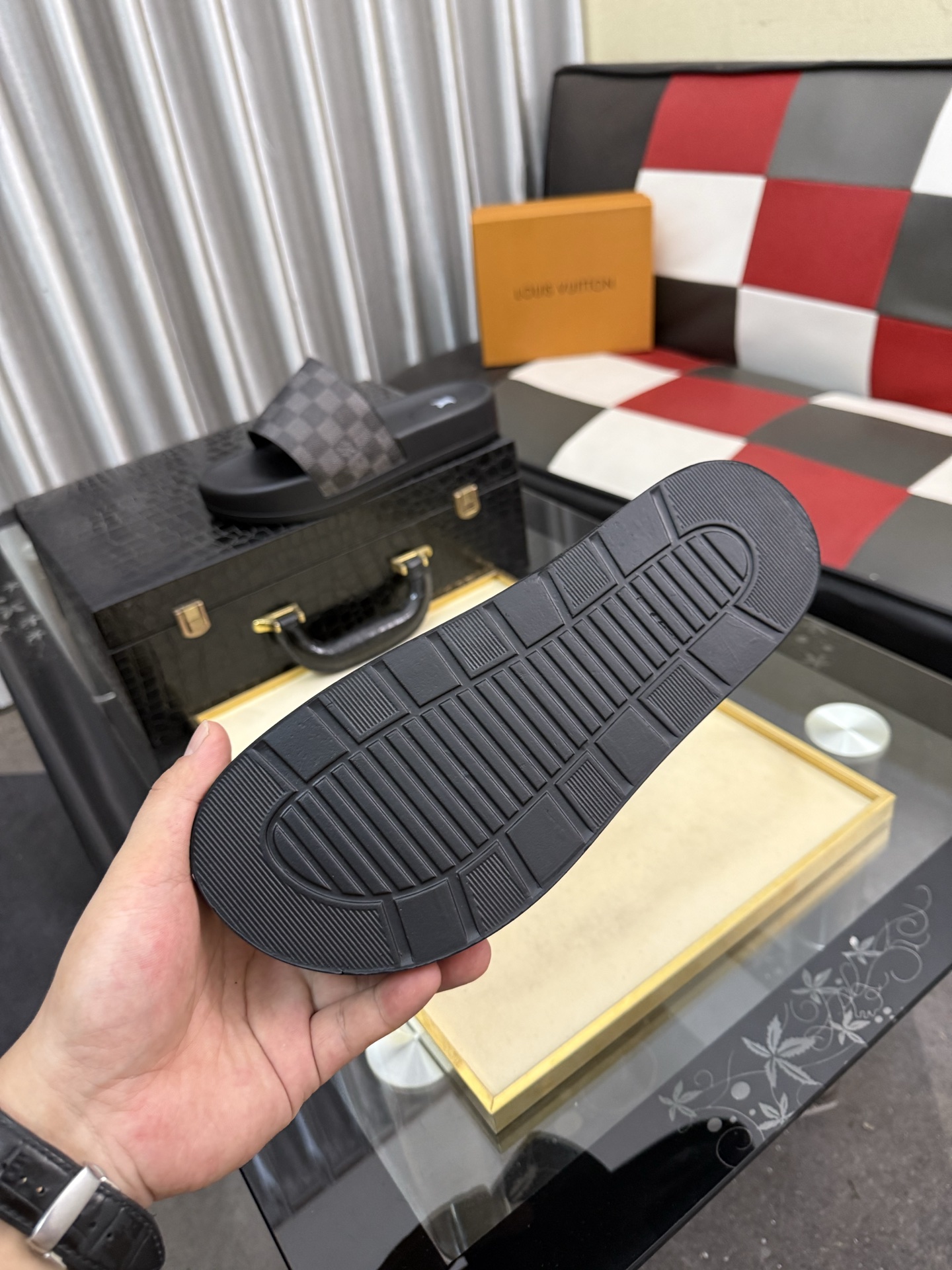 LV 原單拖鞋 男士黑灰棋盤格設計 簡約百搭防滑一字拖
