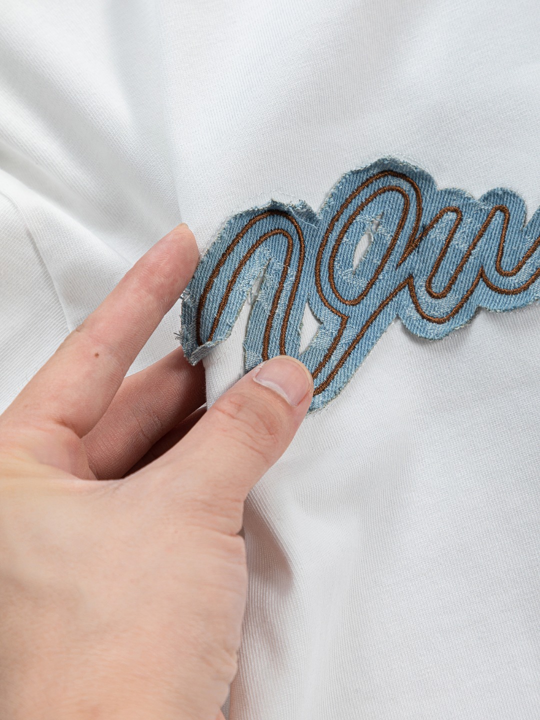 LV 高仿男款刺繡字母Logo短袖T恤 輕奢百搭款