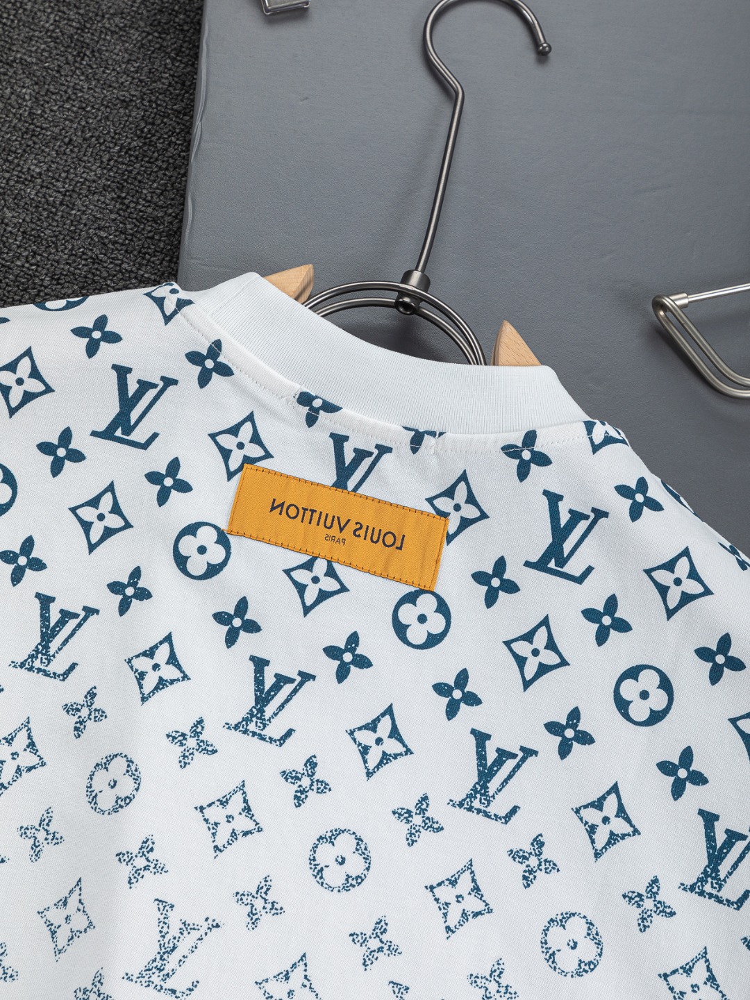 LV 高仿男款漸層Monogram提花短袖T恤 高級質感款