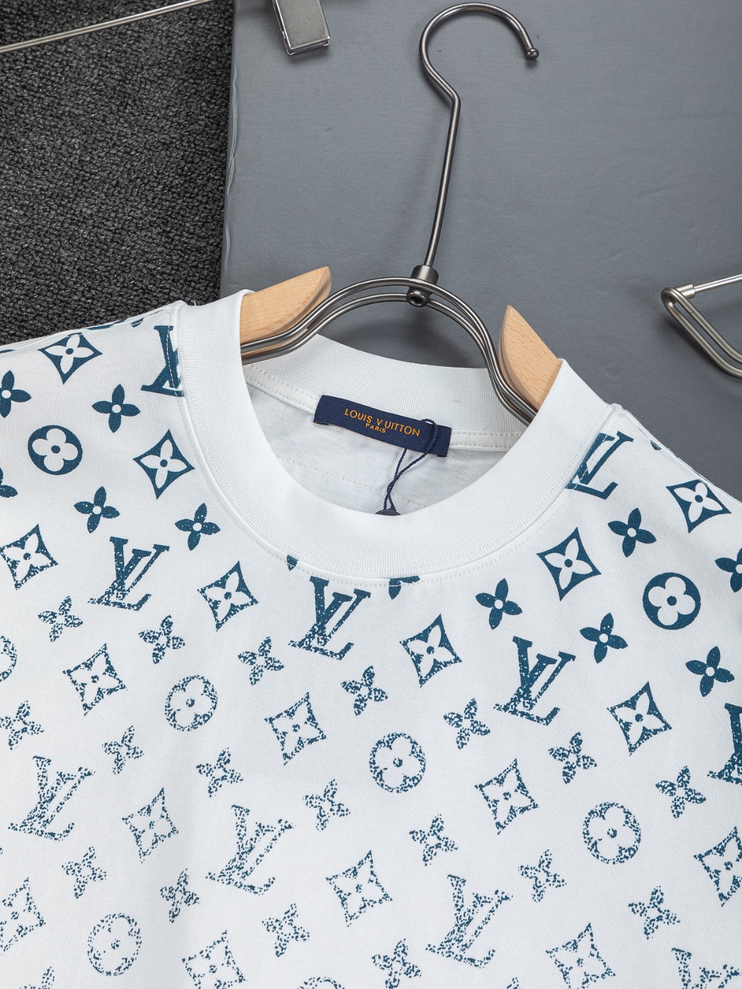 LV 高仿男款漸層Monogram提花短袖T恤 高級質感款