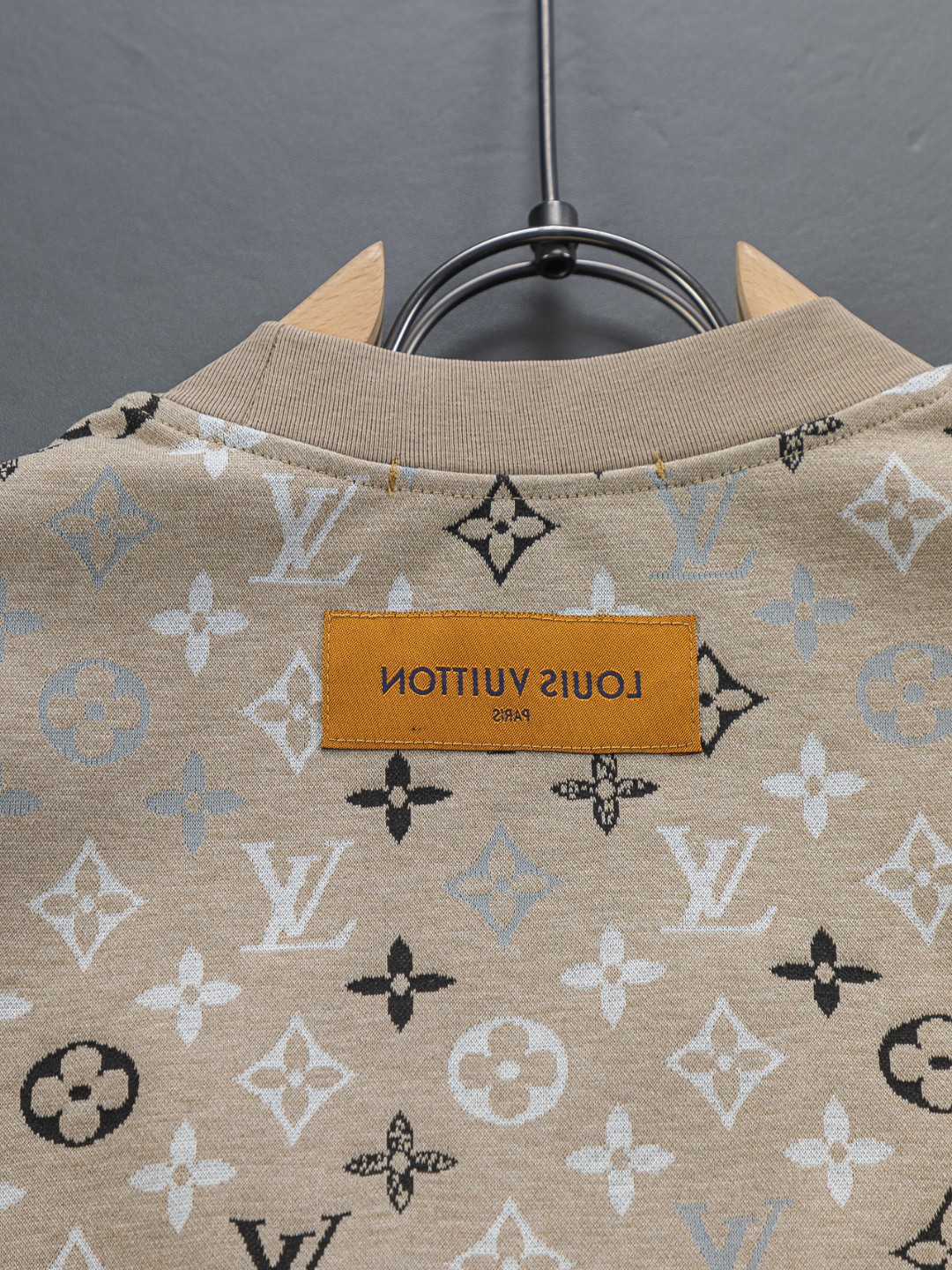 LV 高仿男款滿版Monogram提花短袖T恤 經典時尚款