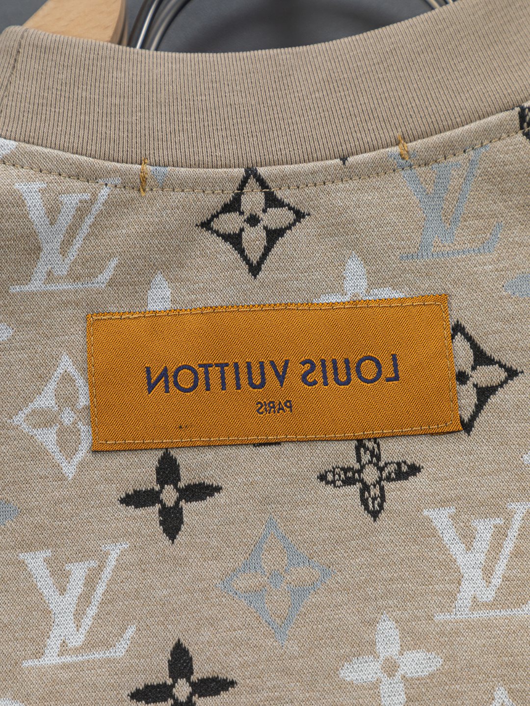 LV 高仿男款滿版Monogram提花短袖T恤 經典時尚款