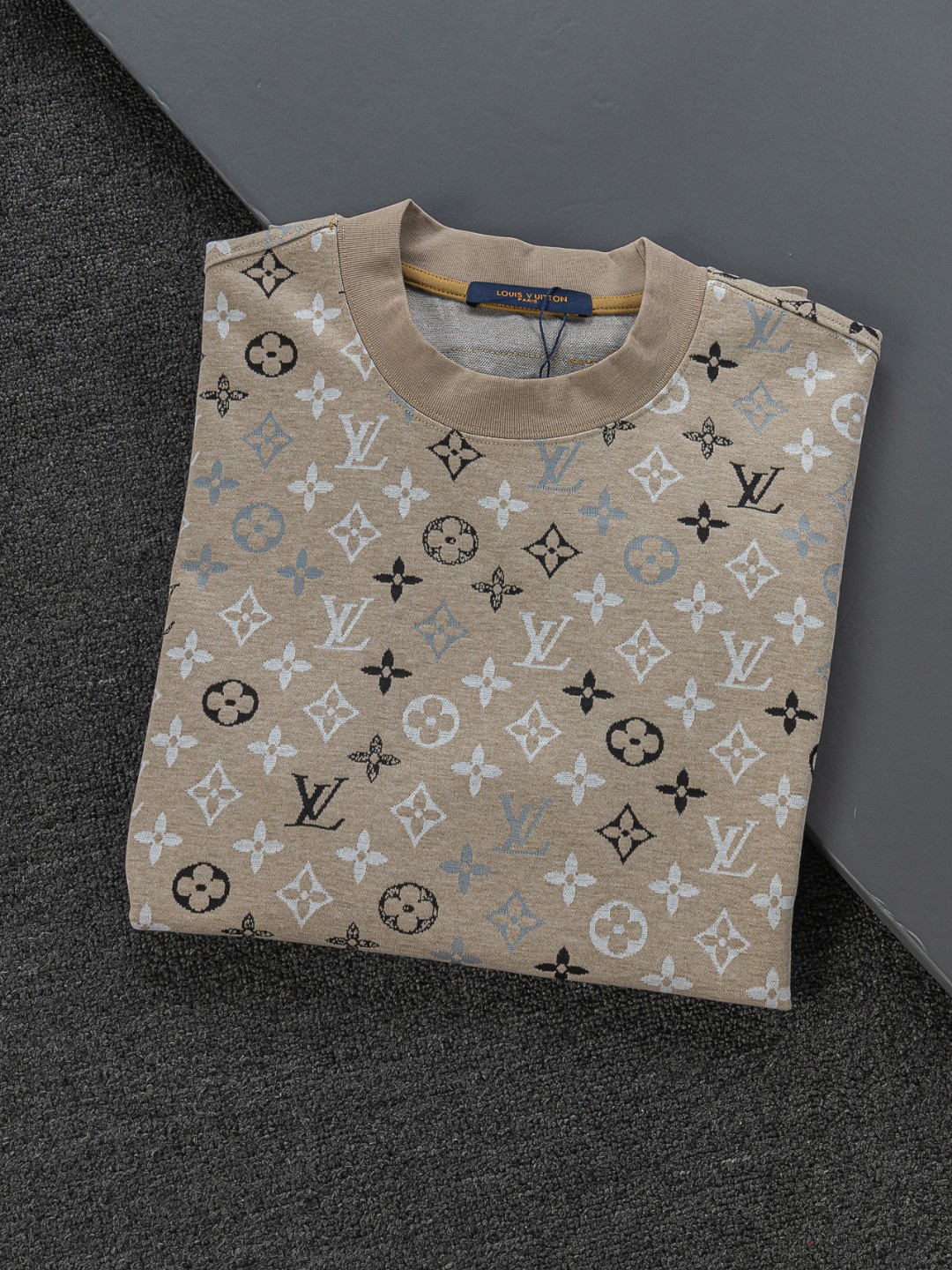 LV 高仿男款滿版Monogram提花短袖T恤 經典時尚款