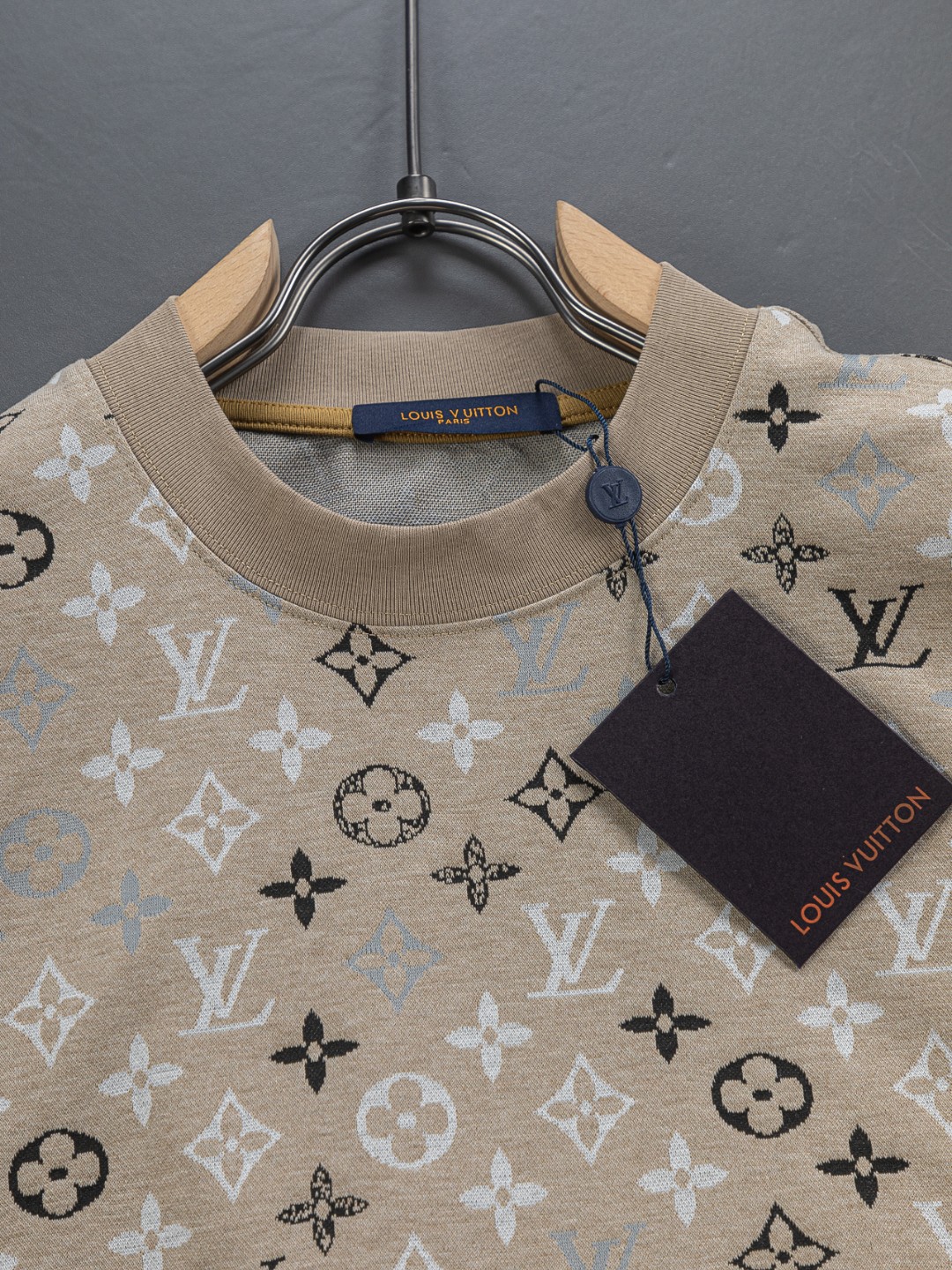 LV 高仿男款滿版Monogram提花短袖T恤 經典時尚款