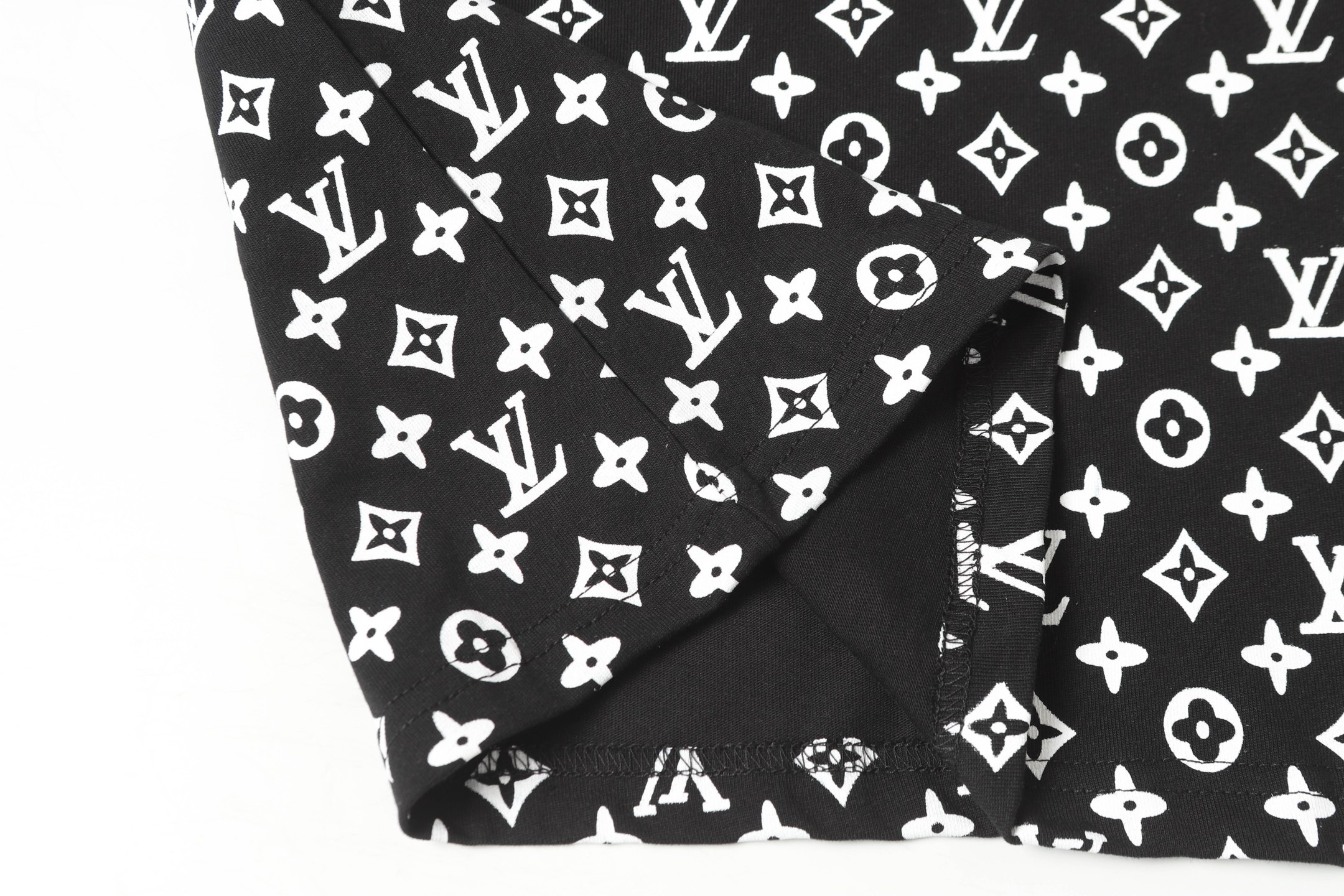 LV原單Monogram漸層印花短袖T恤精品休閒百搭潮流款