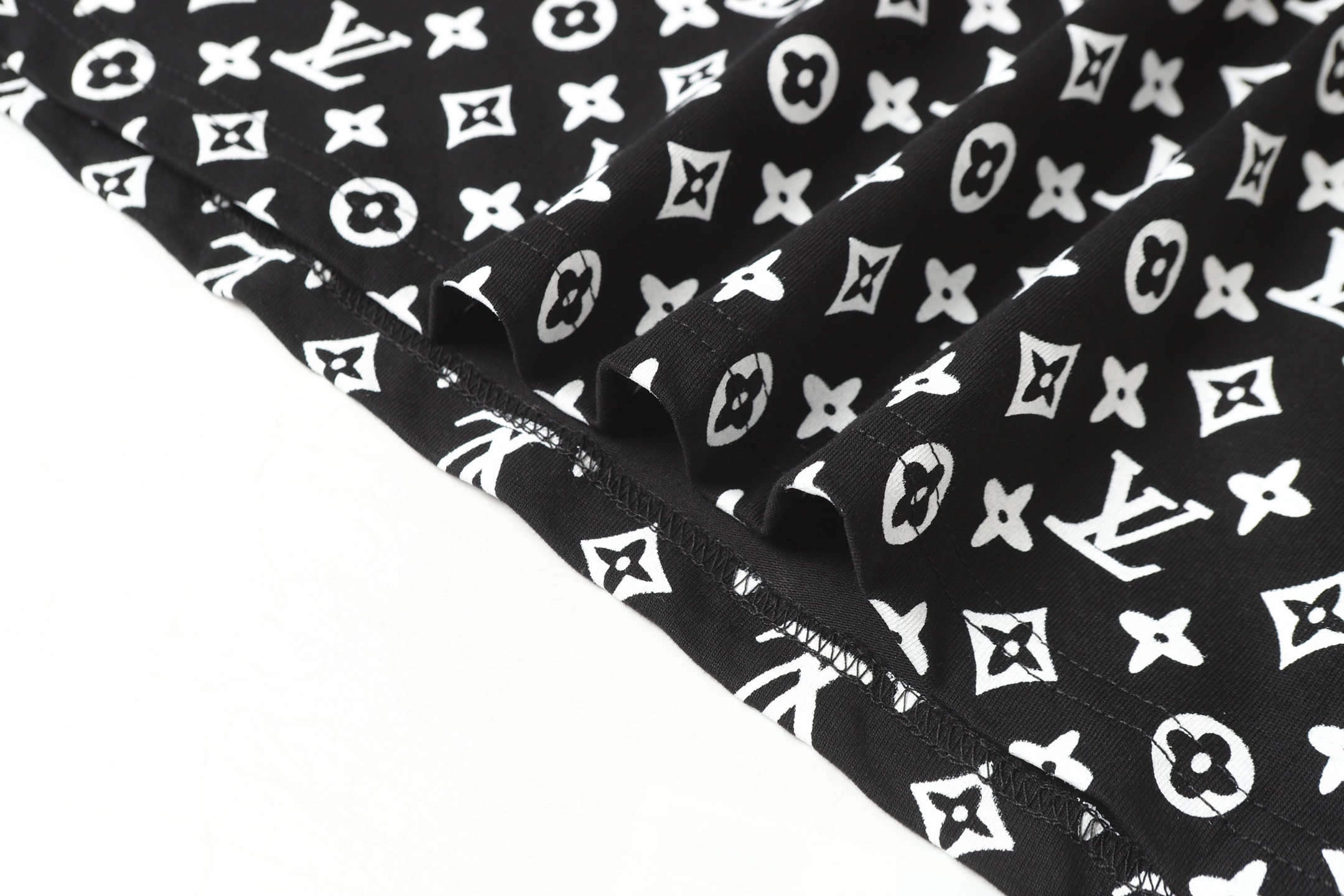 LV原單Monogram漸層印花短袖T恤精品休閒百搭潮流款
