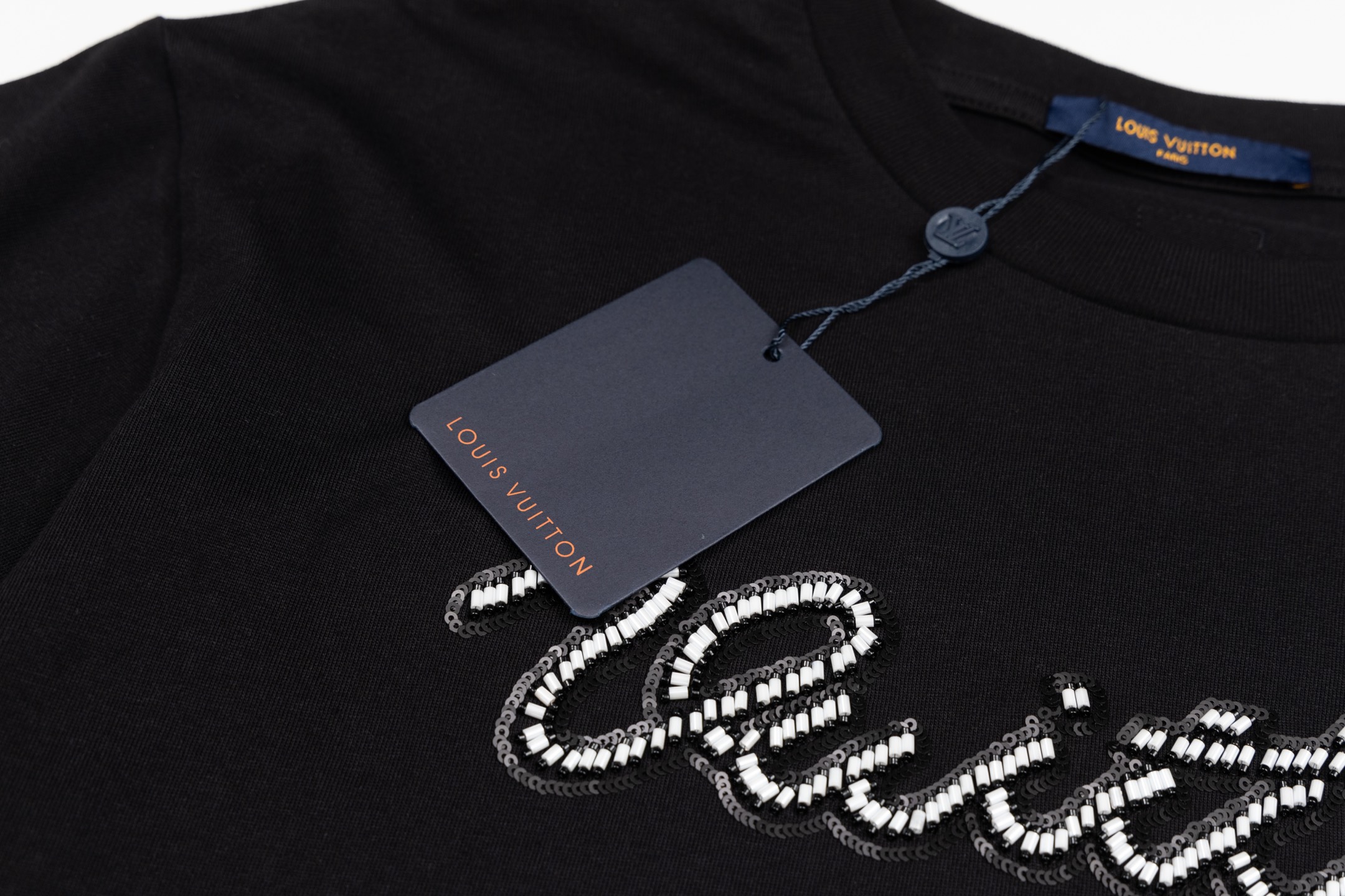 LV高仿水鑽刺繡字母短袖T恤高端時尚精品百搭款| 8 LV高仿水鑽刺繡字母短袖T恤高端時尚精品百搭款