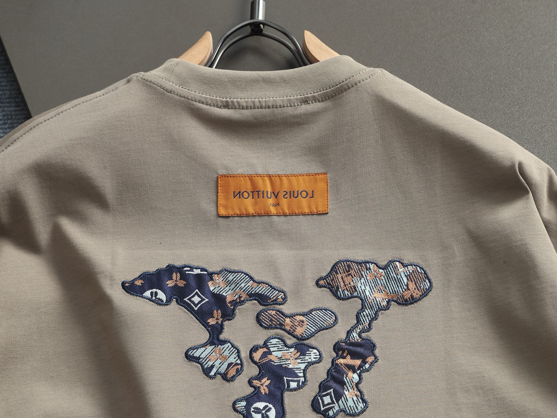 LVA貨藝術塗鴉刺繡Logo短袖T恤時尚潮流精品百搭款