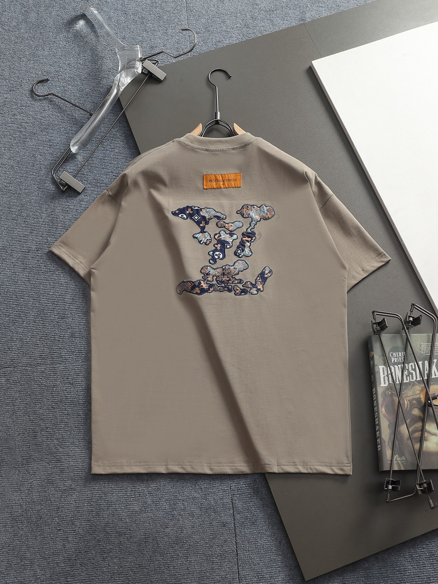 LVA貨藝術塗鴉刺繡Logo短袖T恤時尚潮流精品百搭款