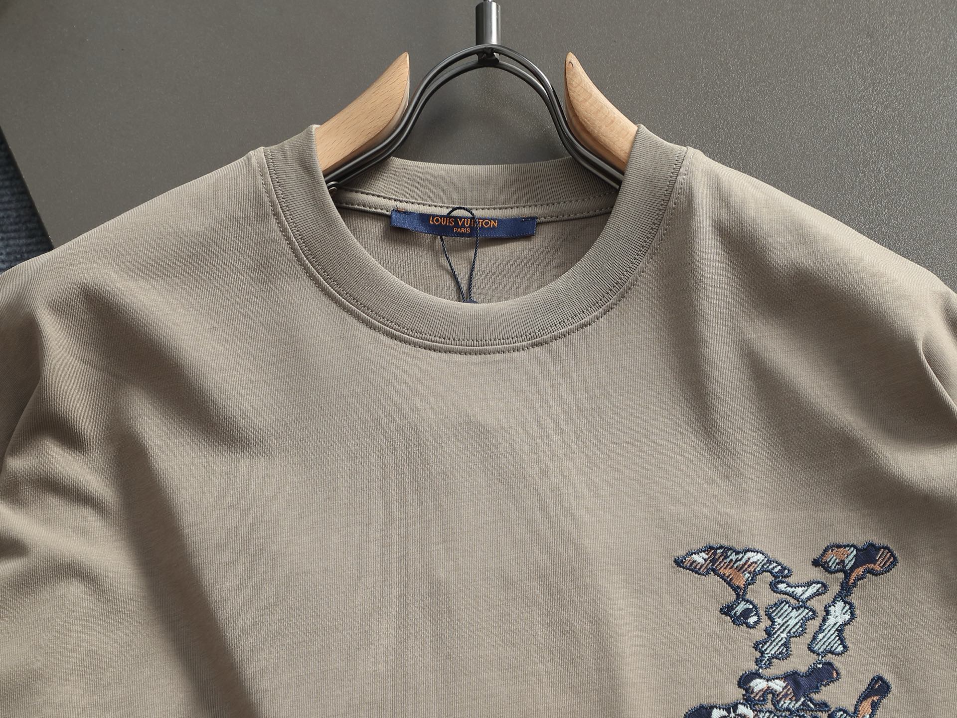 LVA貨藝術塗鴉刺繡Logo短袖T恤時尚潮流精品百搭款