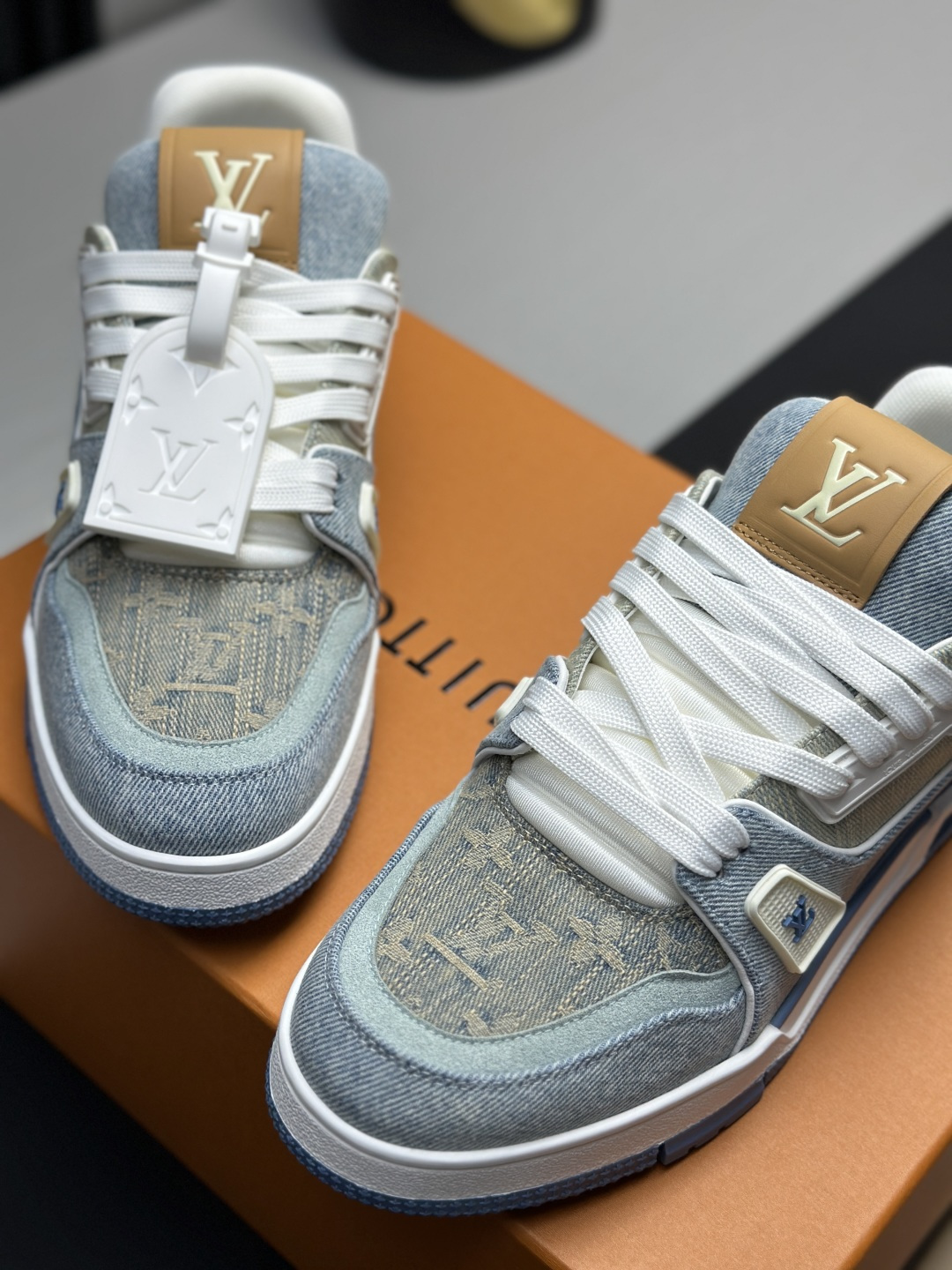 LV 高仿 Trainer 丹寧Monogram藍色拼接運動鞋
