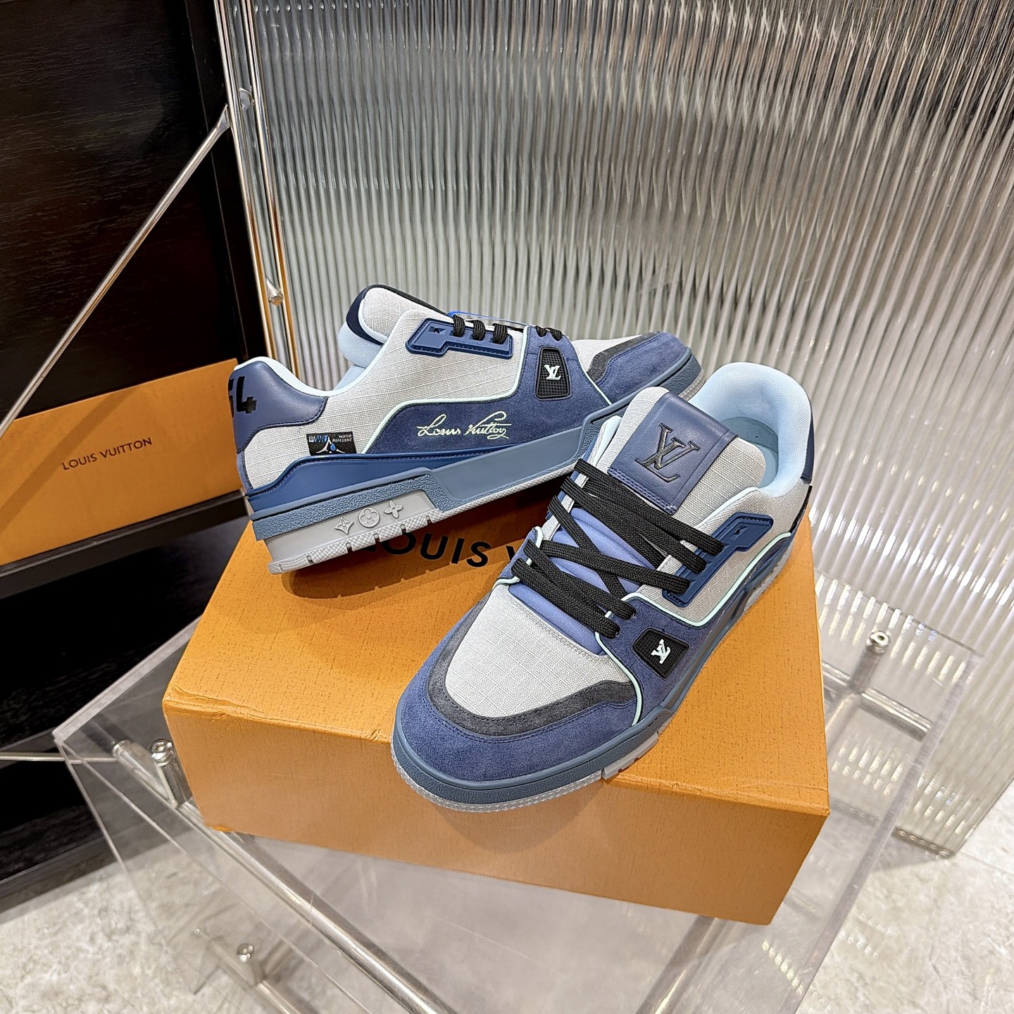 LV 一比一 Trainer 藍灰拼色麂皮休閒鞋