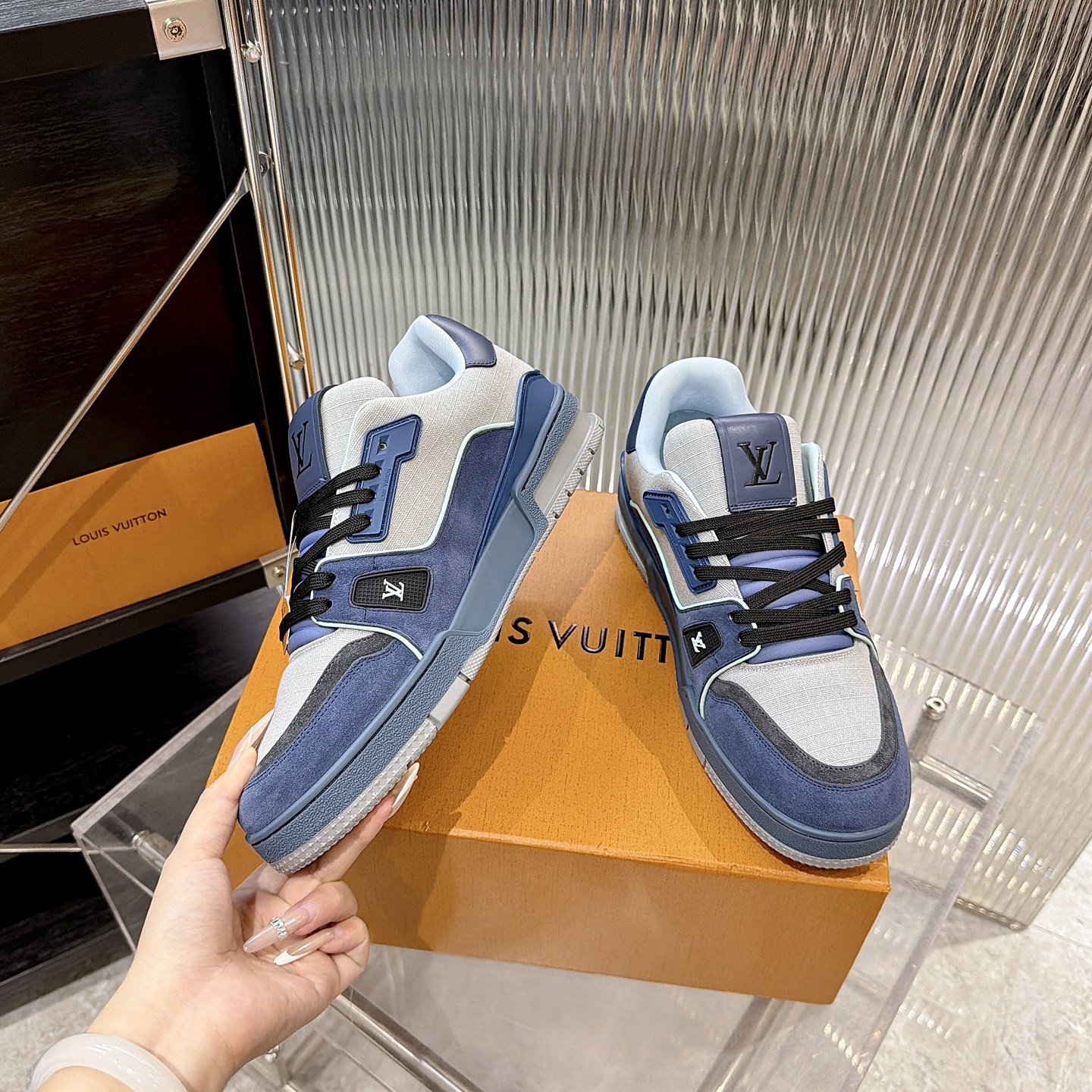LV 一比一 Trainer 藍灰拼色麂皮休閒鞋