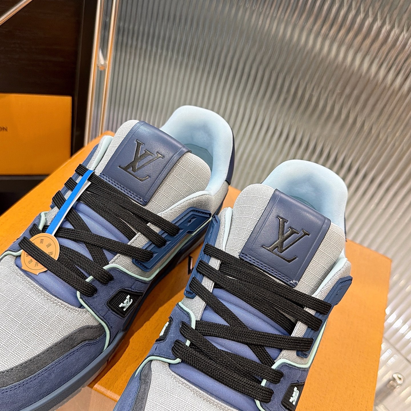 LV 一比一 Trainer 藍灰拼色麂皮休閒鞋