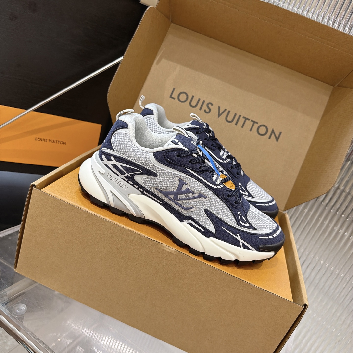 LV 原單 Run Away 藍白拼色厚底運動鞋 潮流休閒鞋| 12 LV 原單 Run Away 藍白拼色厚底運動鞋 潮流休閒鞋