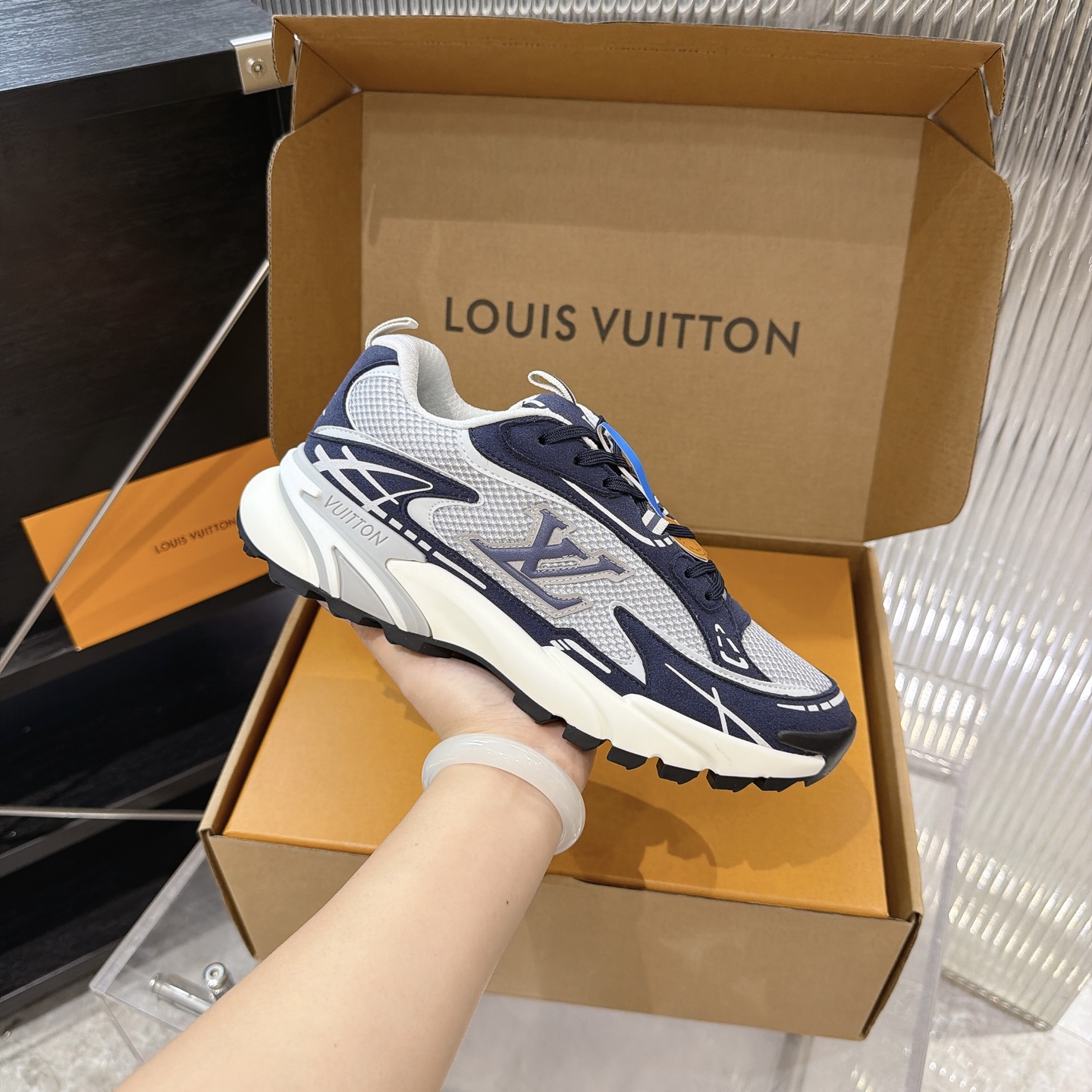 LV 原單 Run Away 藍白拼色厚底運動鞋 潮流休閒鞋| 10 LV 原單 Run Away 藍白拼色厚底運動鞋 潮流休閒鞋