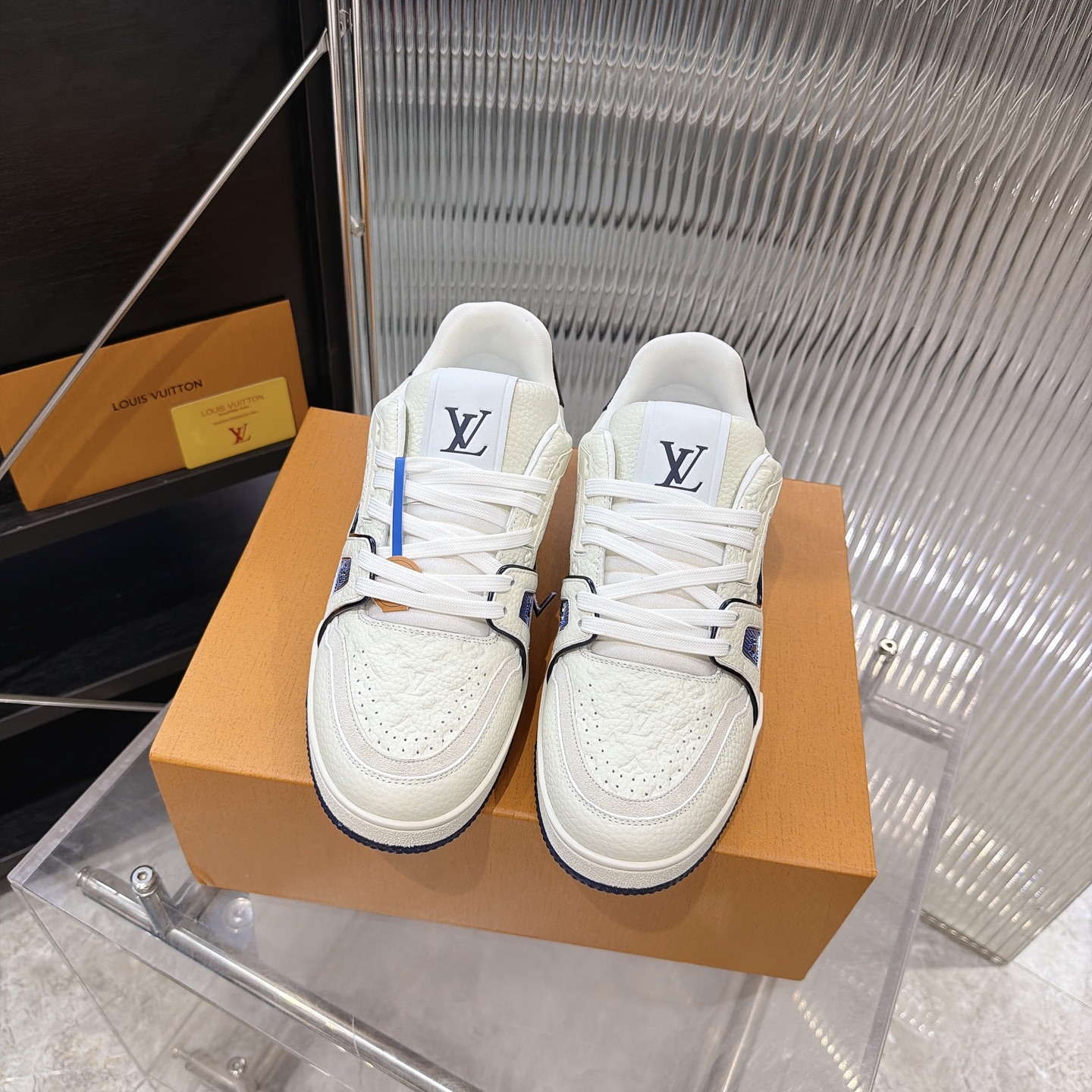 LV 一比一 Trainer 白色壓紋低筒休閒運動鞋 百搭鞋款