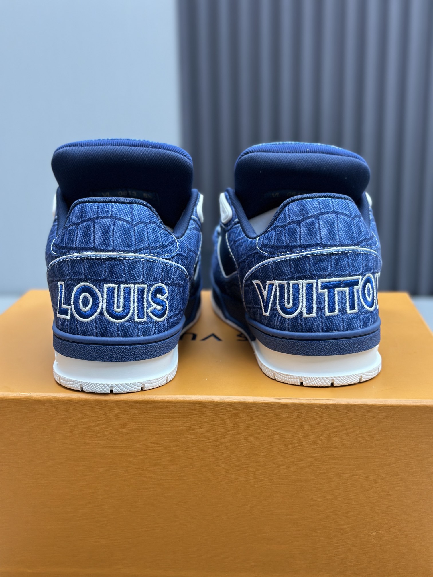 LV A貨蓝色丹寧Trainer板鞋 男士时尚休闲运动鞋