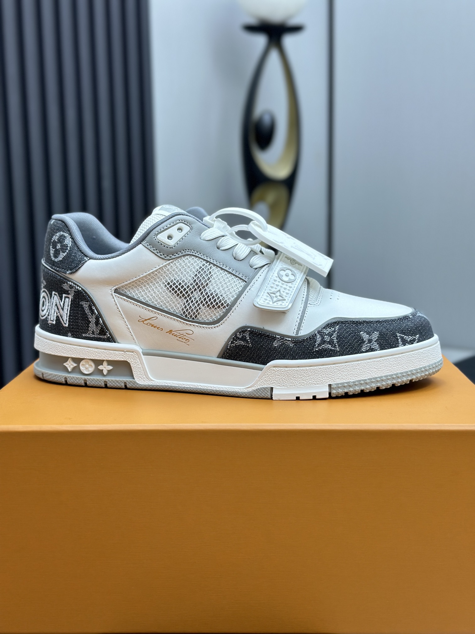 LV復刻 灰白Monogram Trainer运动鞋 男士低帮休闲鞋| 7 LV復刻 灰白Monogram Trainer运动鞋 男士低帮休闲鞋