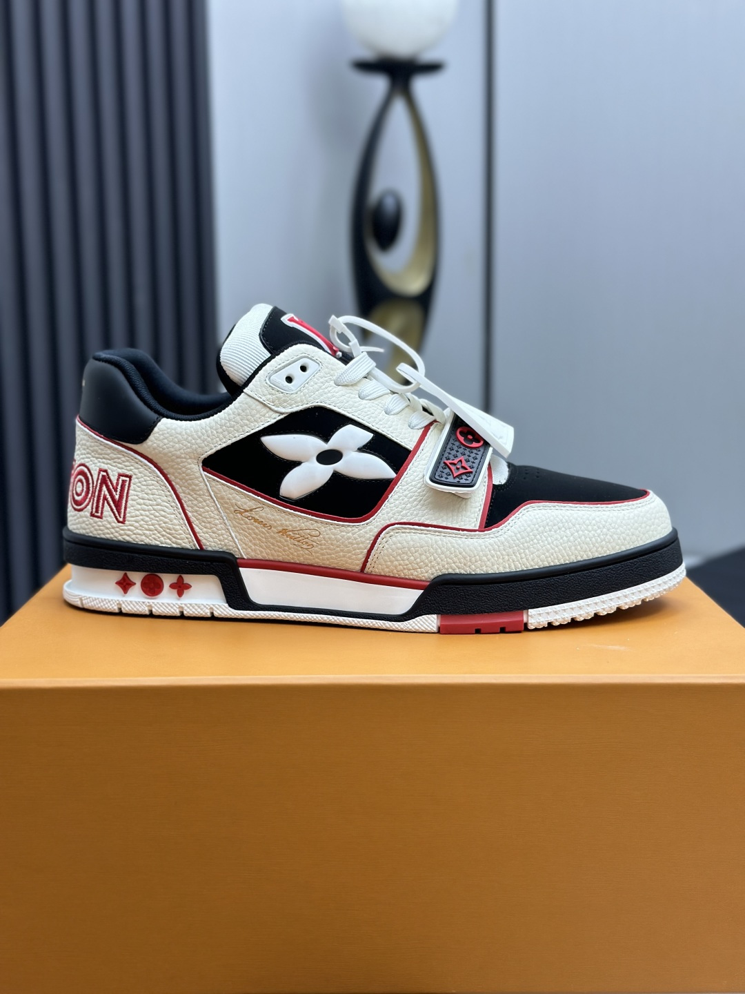 LV原單 黑白紅Trainer低帮运动鞋 潮流百搭休闲板鞋| 7 LV原單 黑白紅Trainer低帮运动鞋 潮流百搭休闲板鞋
