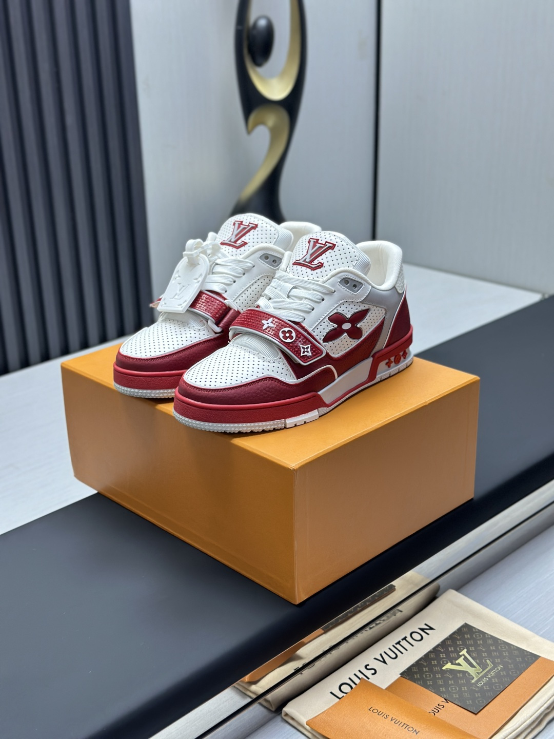 LV A貨 Trainer 紅白撞色運動鞋 男士潮流街頭板鞋