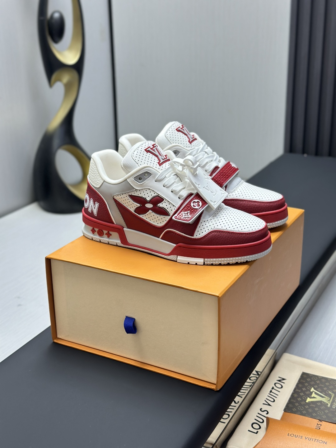 LV A貨 Trainer 紅白撞色運動鞋 男士潮流街頭板鞋| 14 LV A貨 Trainer 紅白撞色運動鞋 男士潮流街頭板鞋