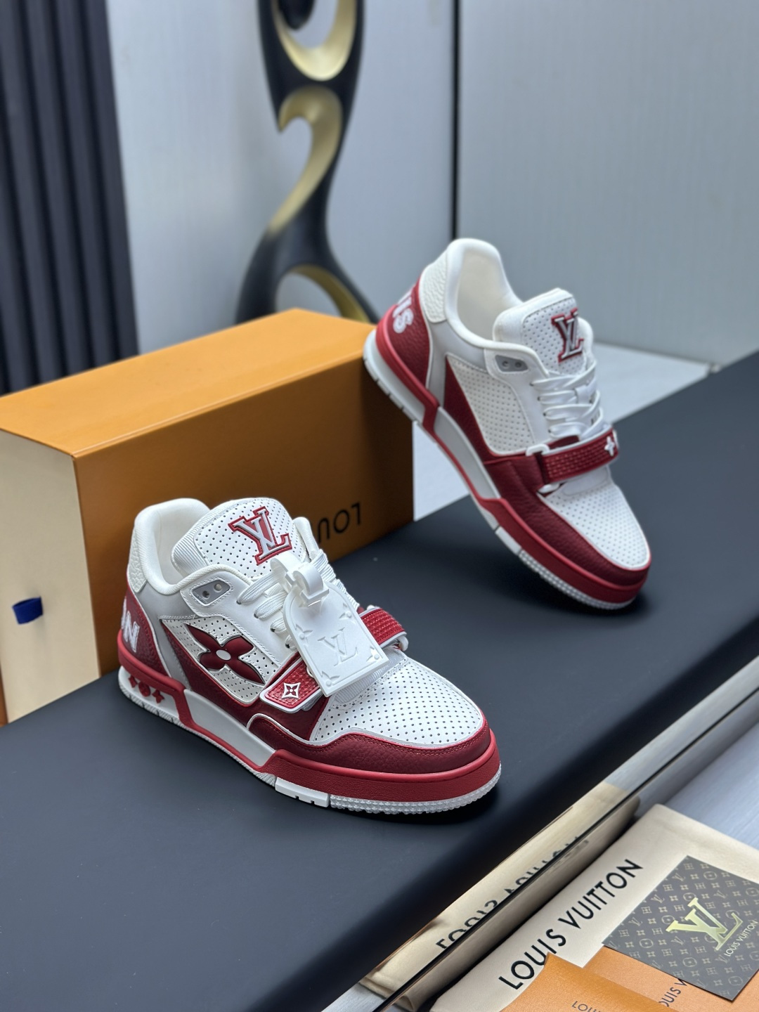 LV A貨 Trainer 紅白撞色運動鞋 男士潮流街頭板鞋| 13 LV A貨 Trainer 紅白撞色運動鞋 男士潮流街頭板鞋