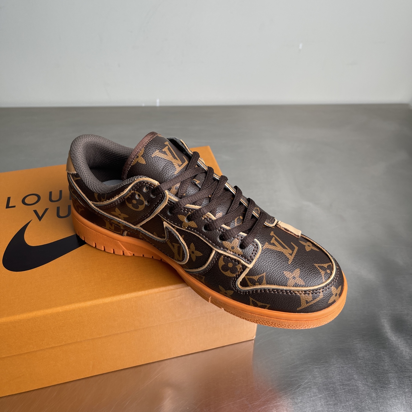 LV A貨聯名拉鍊板鞋 Monogram棕色休閒運動鞋| 13 LV A貨聯名拉鍊板鞋 Monogram棕色休閒運動鞋