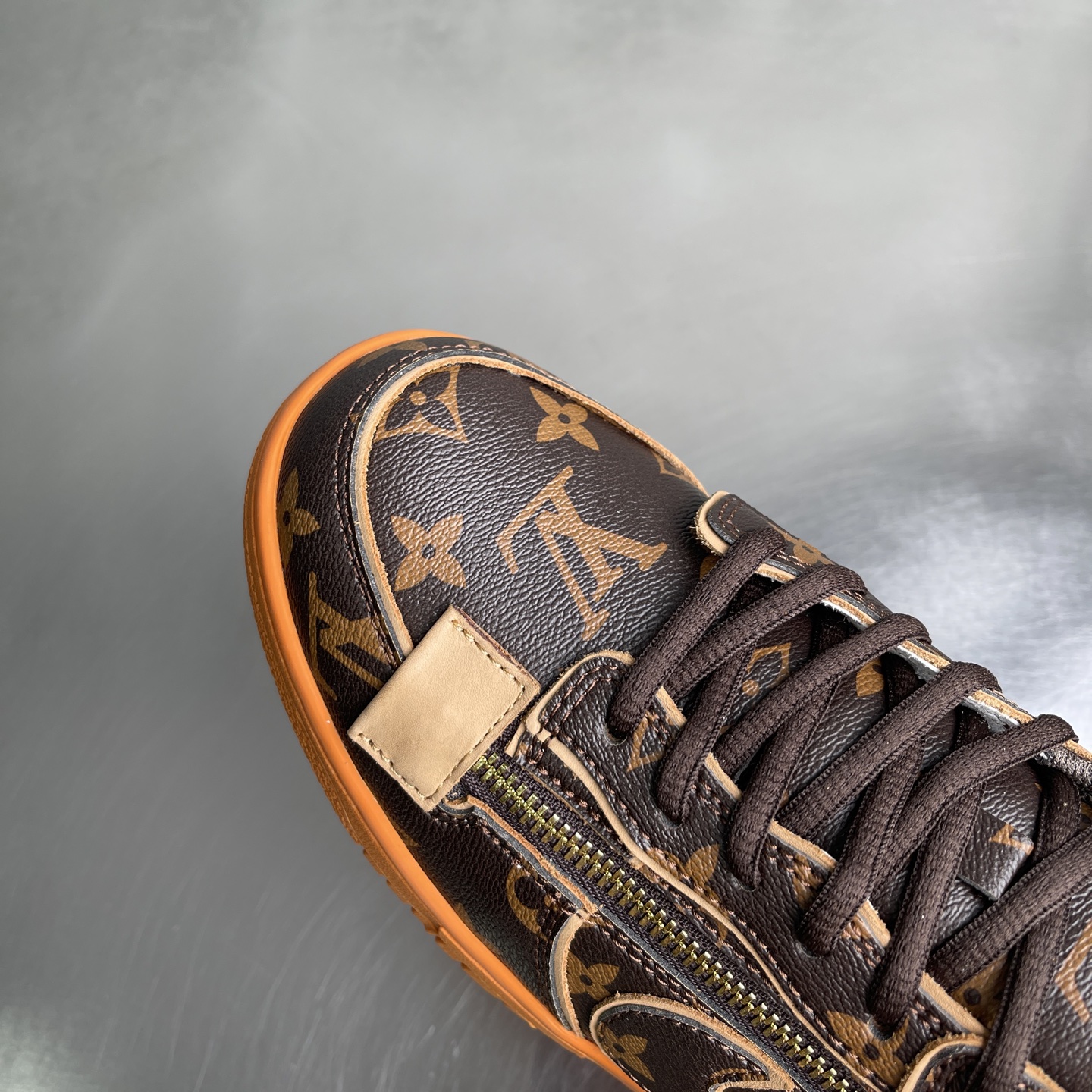 LV A貨聯名拉鍊板鞋 Monogram棕色休閒運動鞋| 11 LV A貨聯名拉鍊板鞋 Monogram棕色休閒運動鞋