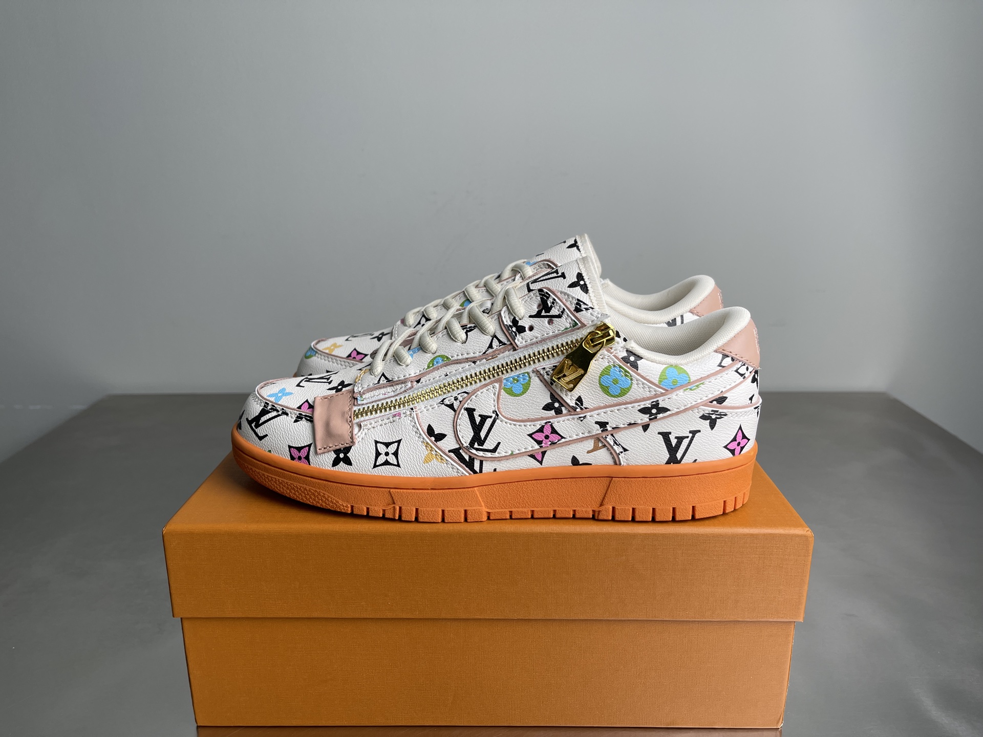 LV 復刻彩色Monogram拉鍊板鞋 潮流休閒運動鞋| 6 LV 復刻彩色Monogram拉鍊板鞋 潮流休閒運動鞋