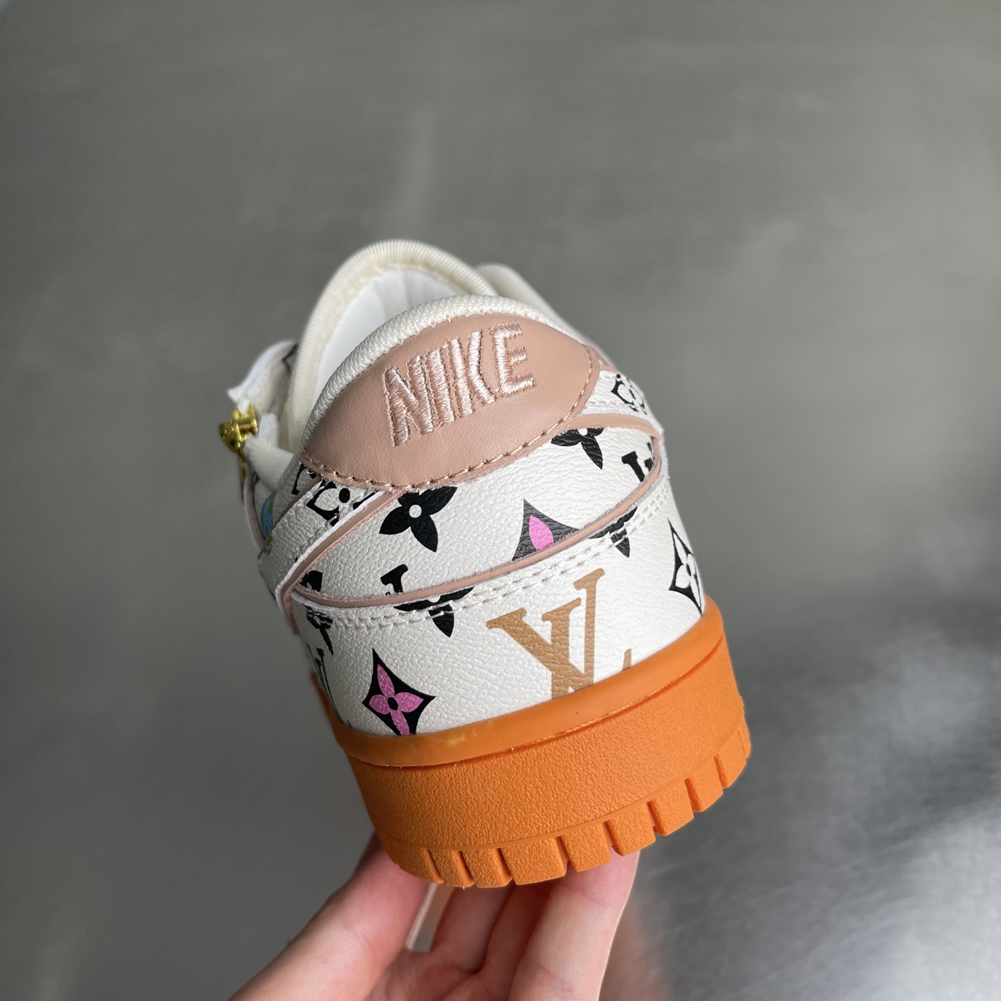 LV 復刻彩色Monogram拉鍊板鞋 潮流休閒運動鞋| 9 LV 復刻彩色Monogram拉鍊板鞋 潮流休閒運動鞋