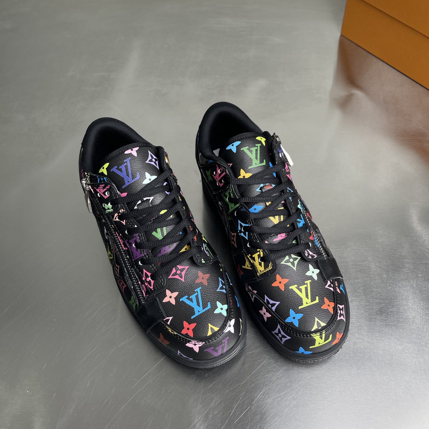LV 一比一黑彩Monogram聯名板鞋 潮流低筒休閒鞋