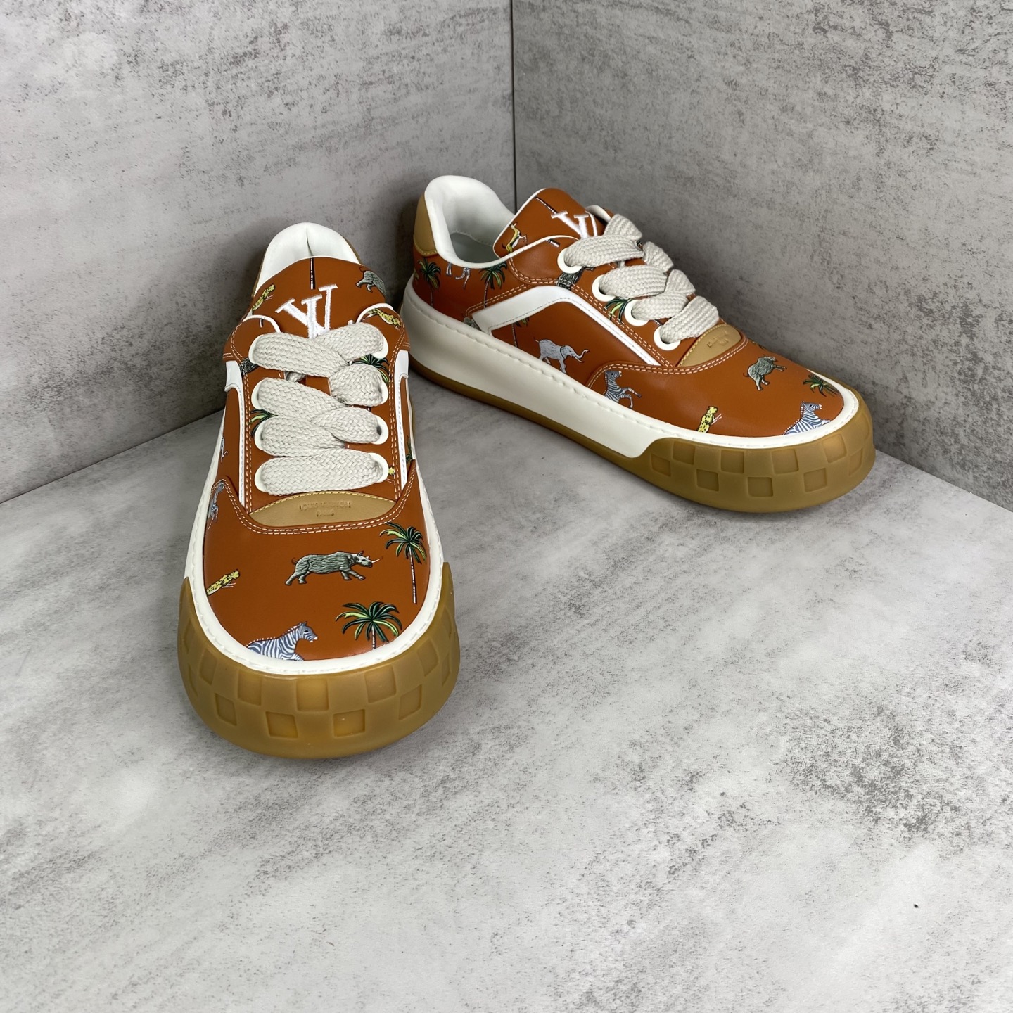 LV 原單叢林系列厚底休閒鞋 棕色動物印花運動鞋| 3 LV 原單叢林系列厚底休閒鞋 棕色動物印花運動鞋